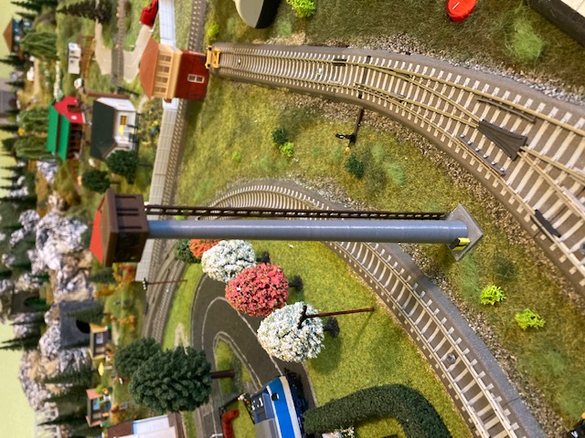 Osvetľovací stožiar na železničnej stanici / Lighting mast at the railway station (TT - 1:120) — miniatura 3