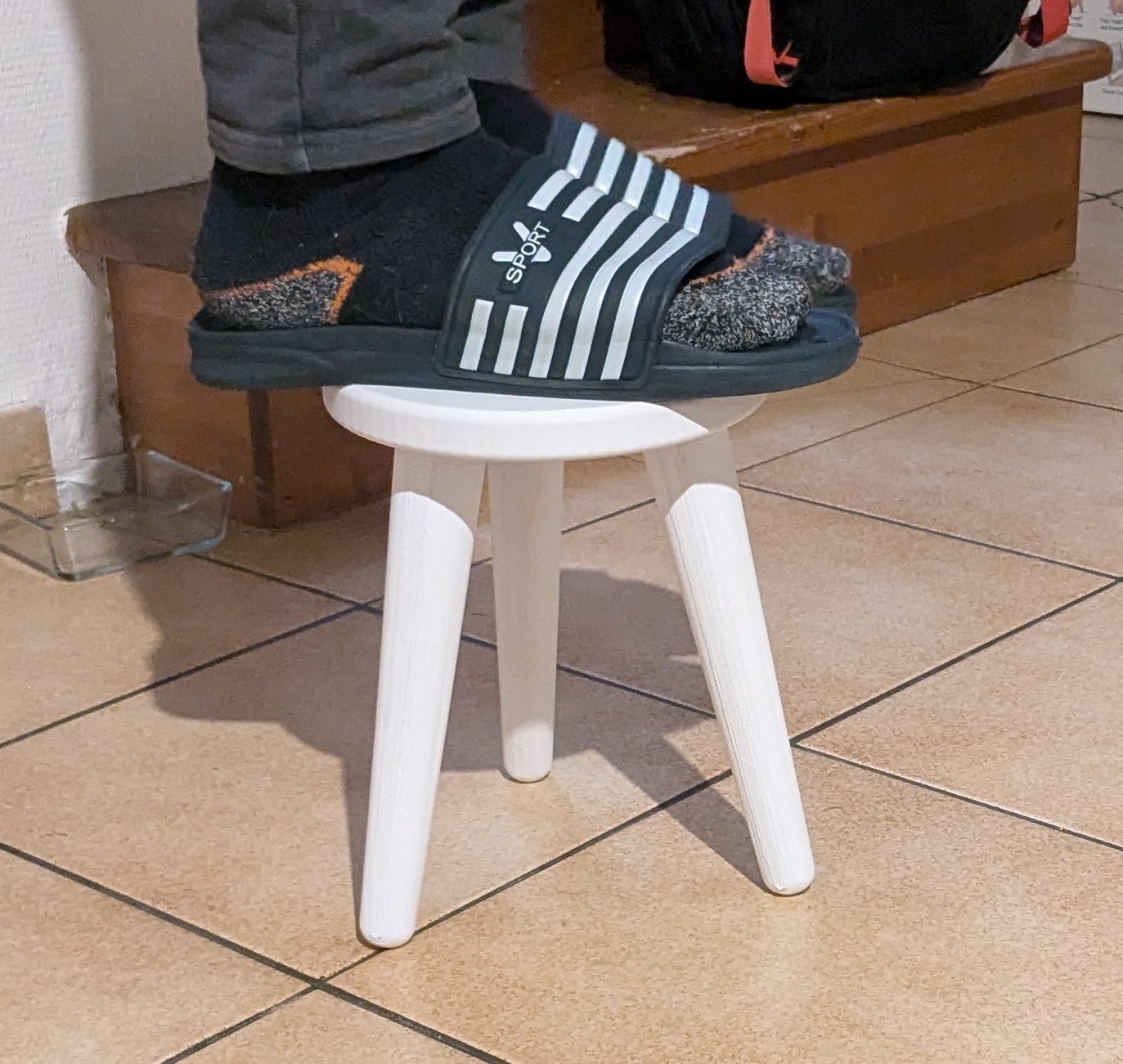Assembled chair — thumbnail 4
