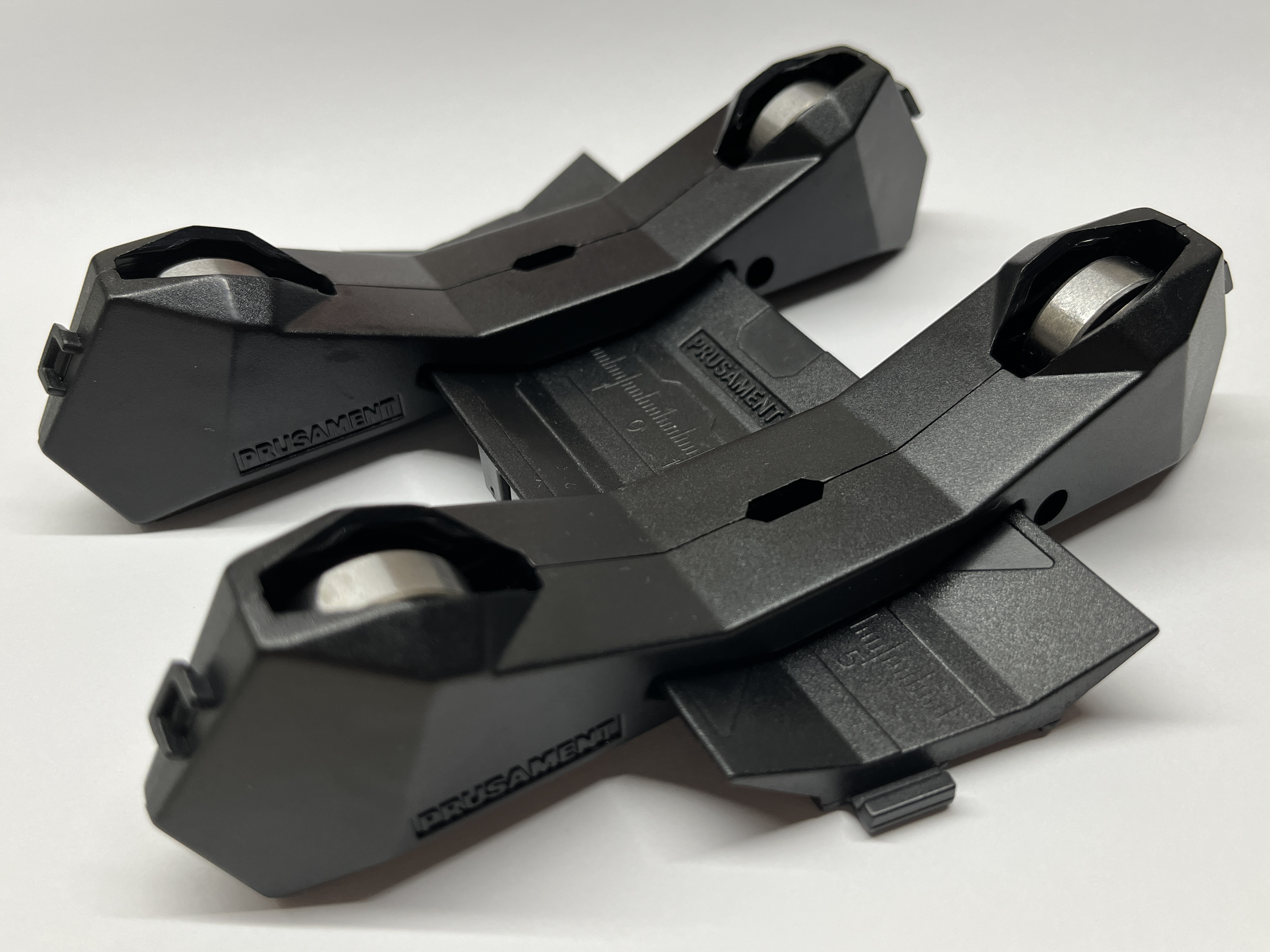Prusa injection molded holder upgrade to use bearings 608