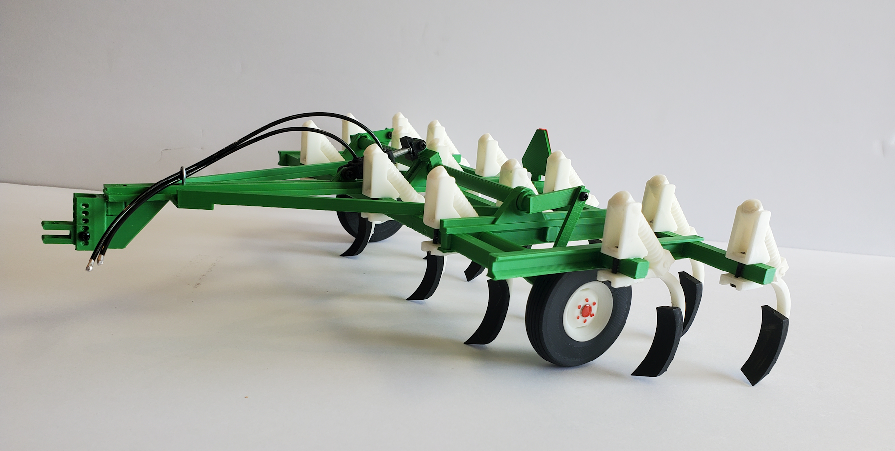 Glencoe Chisel Plow 14-Shank - 1:16th Scale