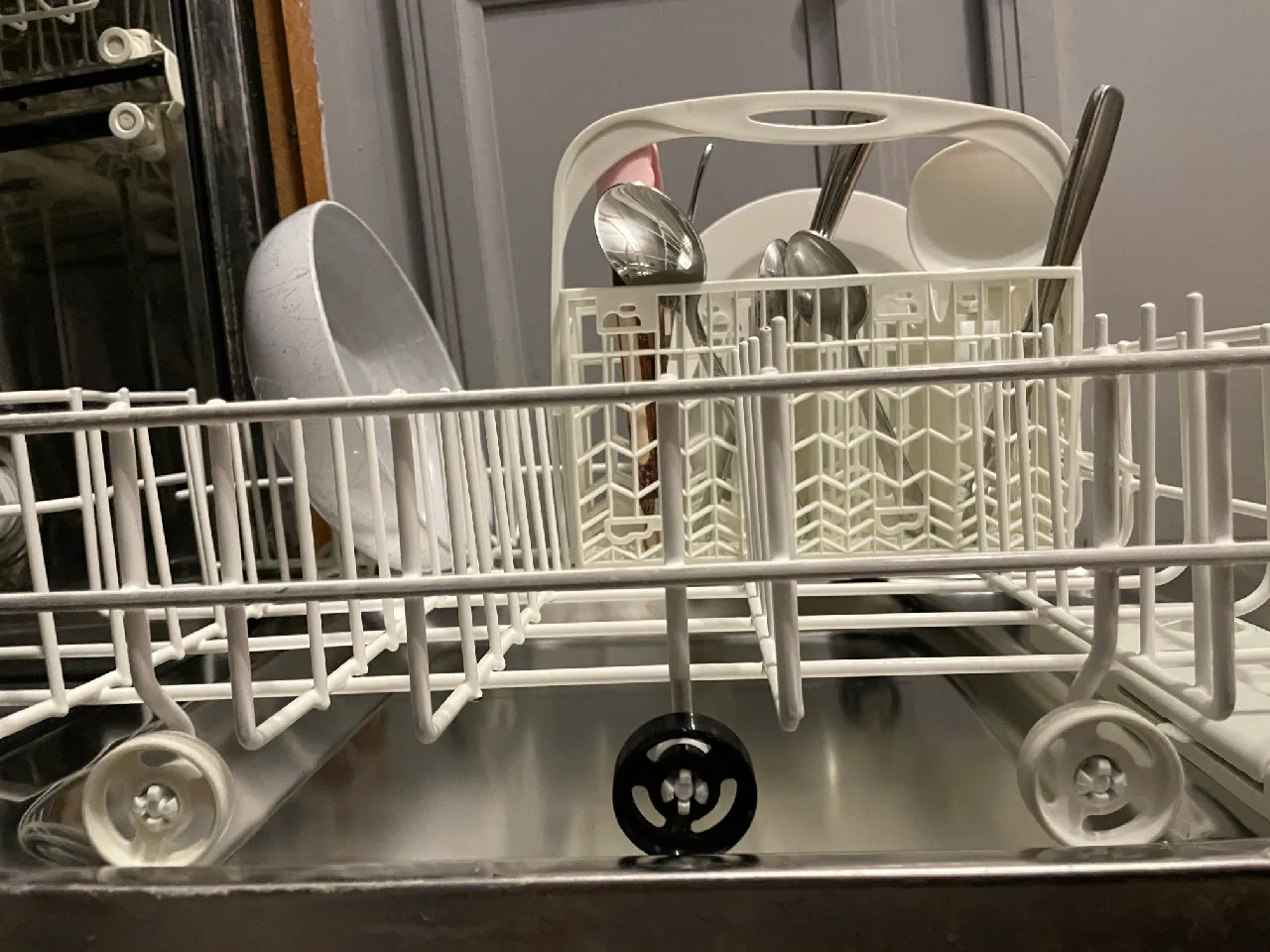 GE dishwasher lower rack wheel by sfmoe | Download free STL model ...