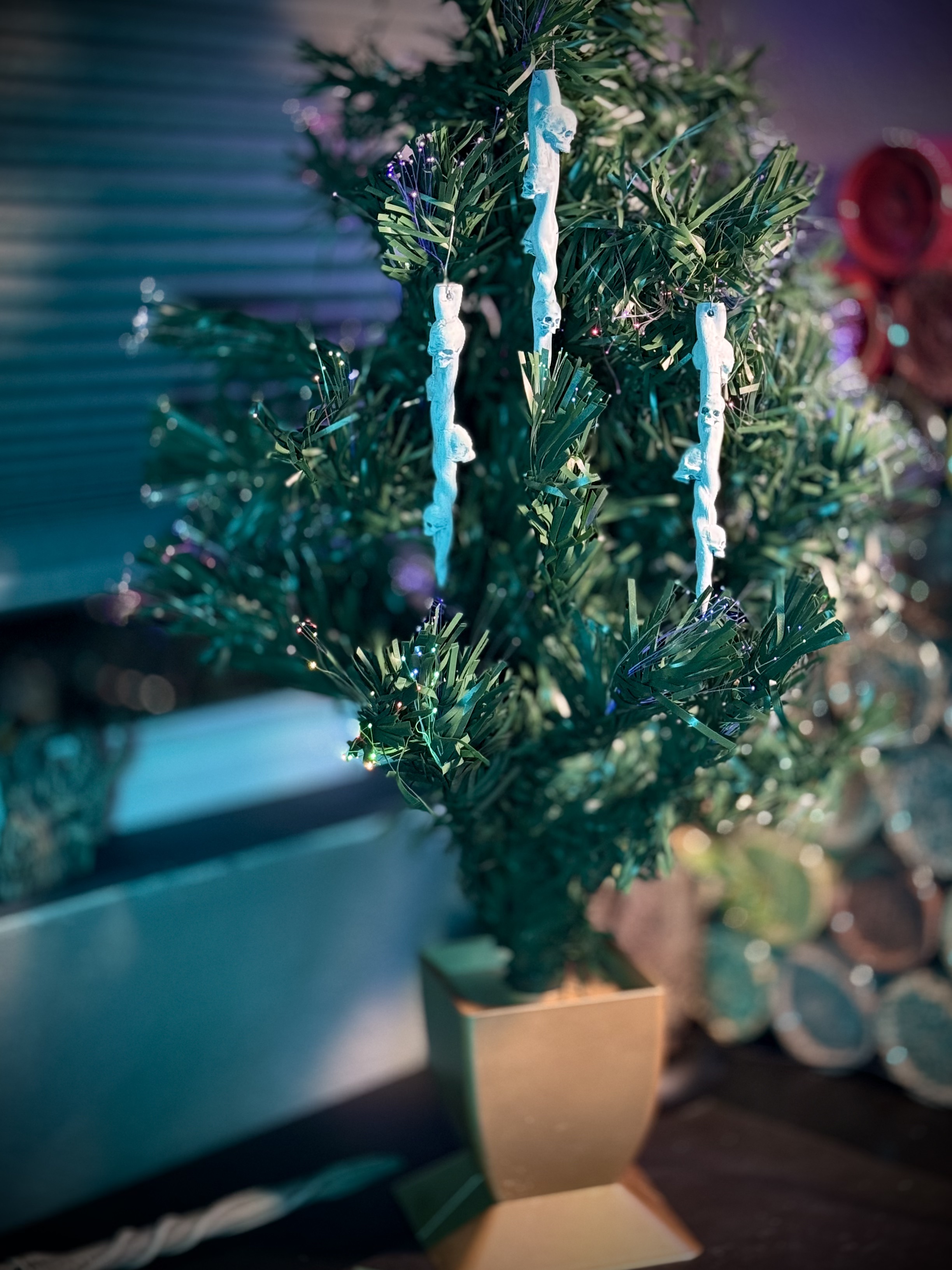 Icyskull Christmas ornament