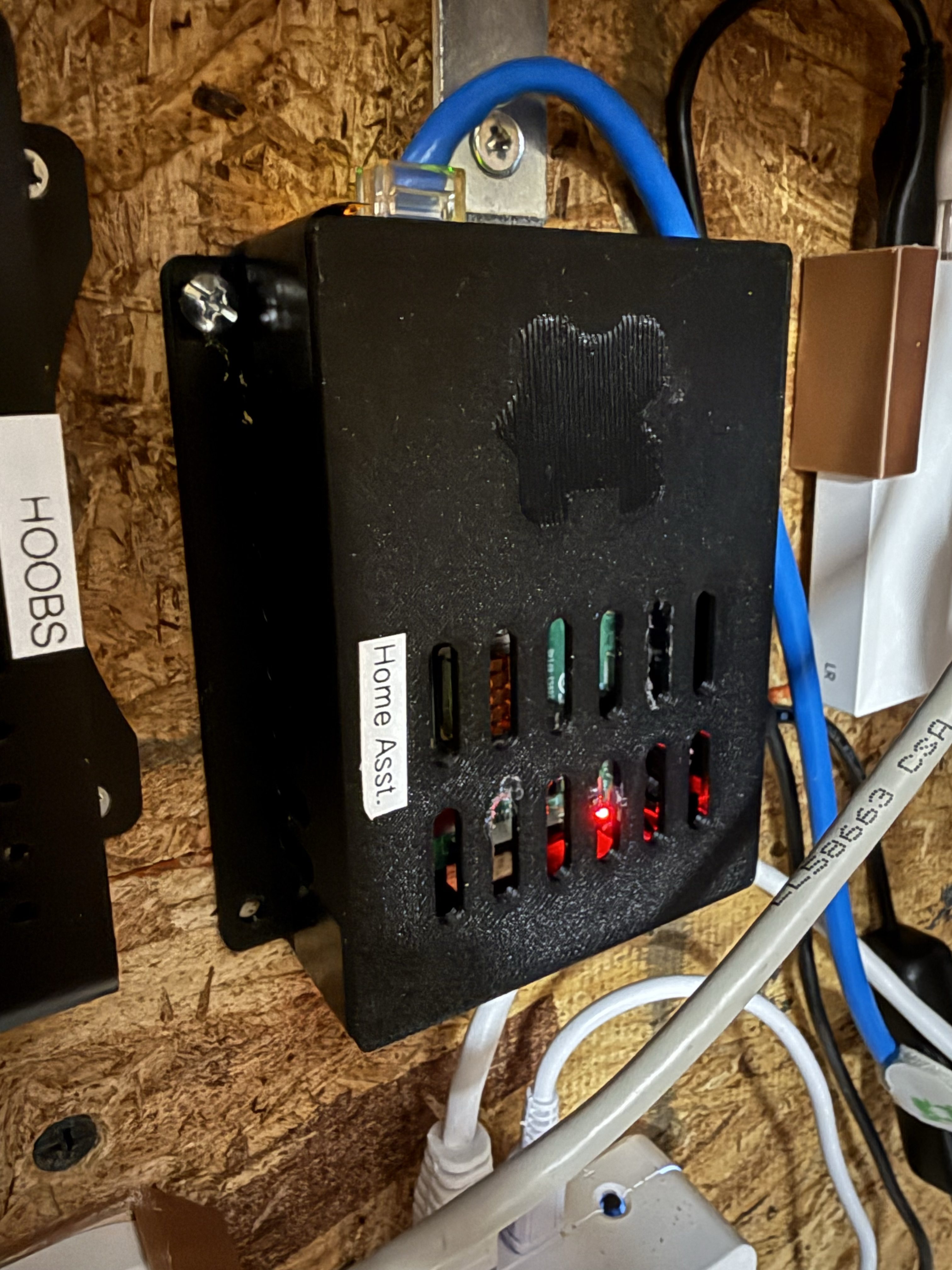Raspberr PI 4 Box with Mounting Flanges