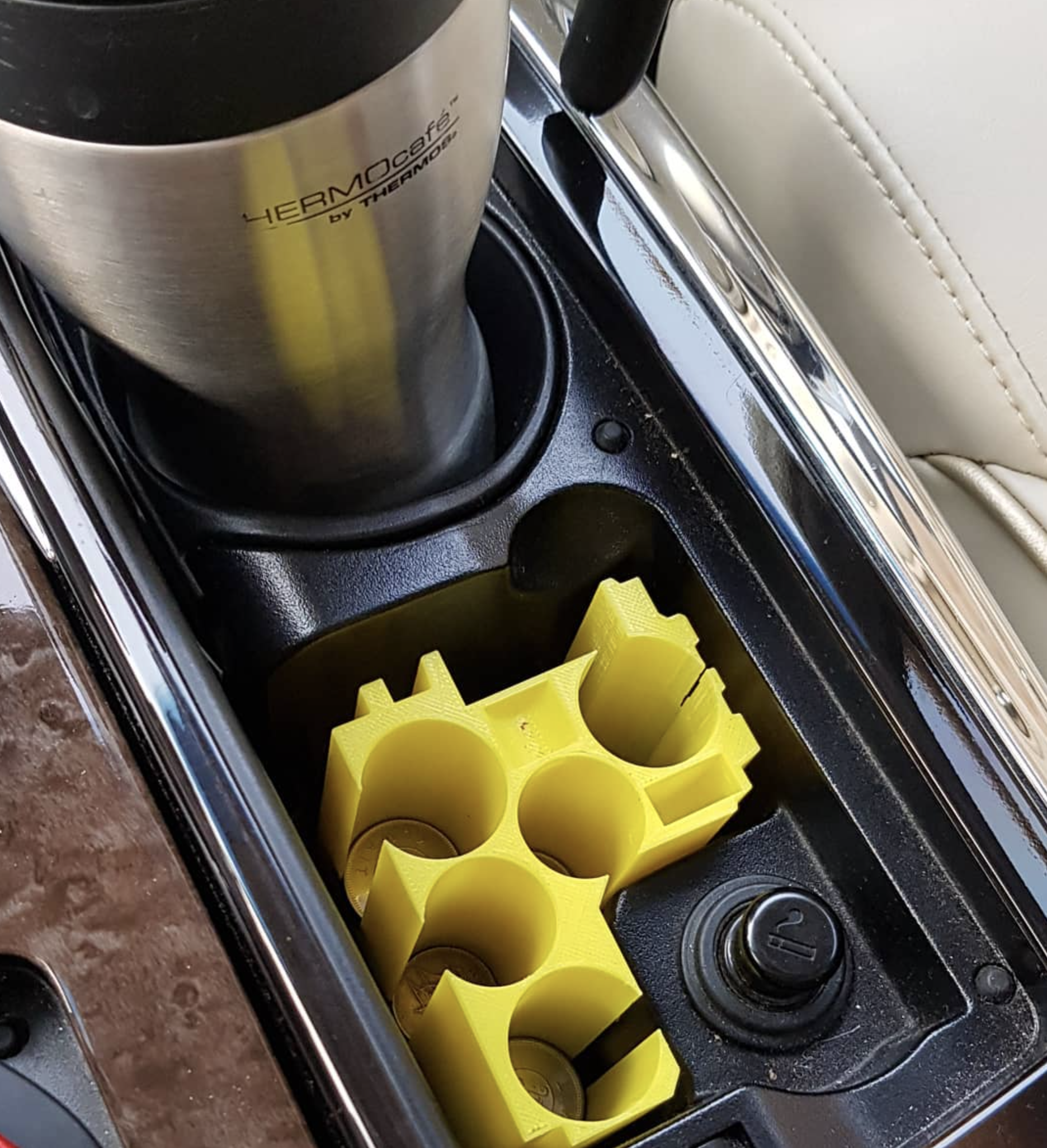Coin holder for Infiniti QX80 In place of Ashtray