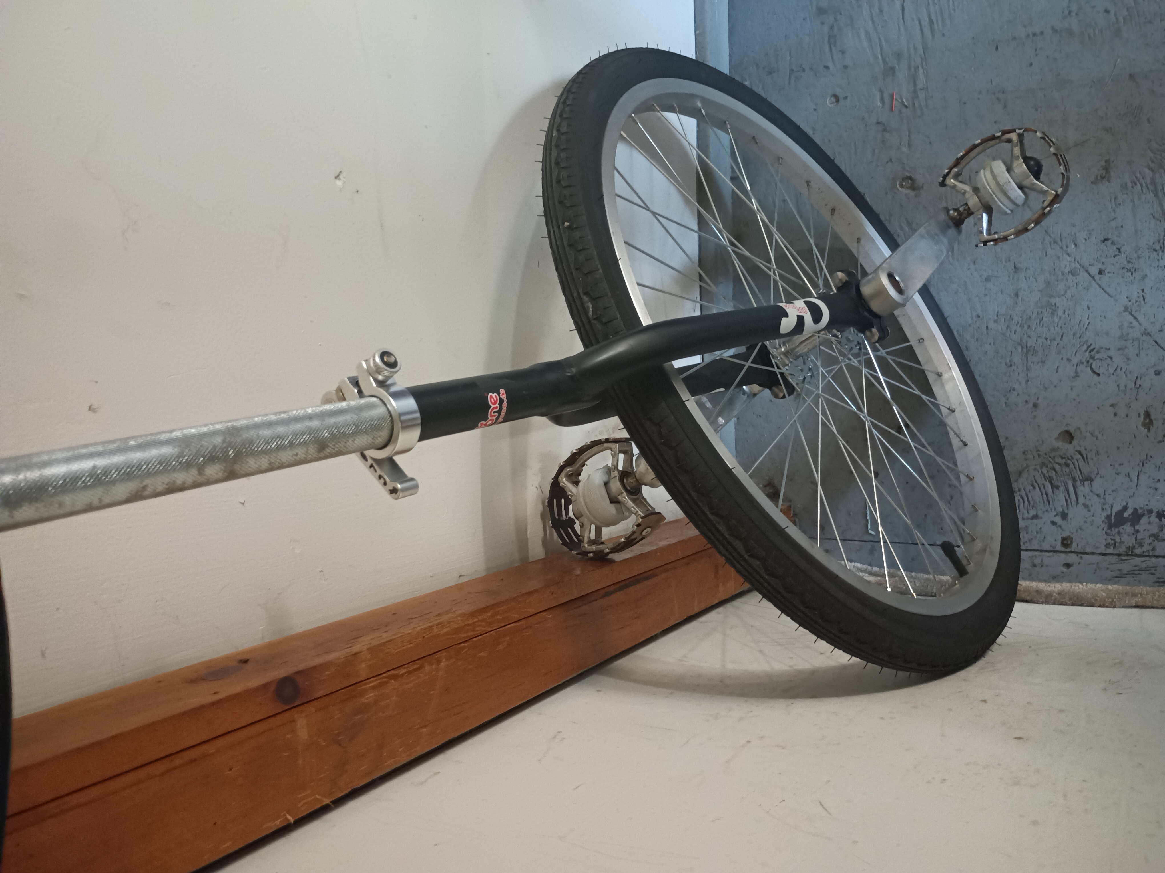 Foot Locator Ball for Unicycle Pedal