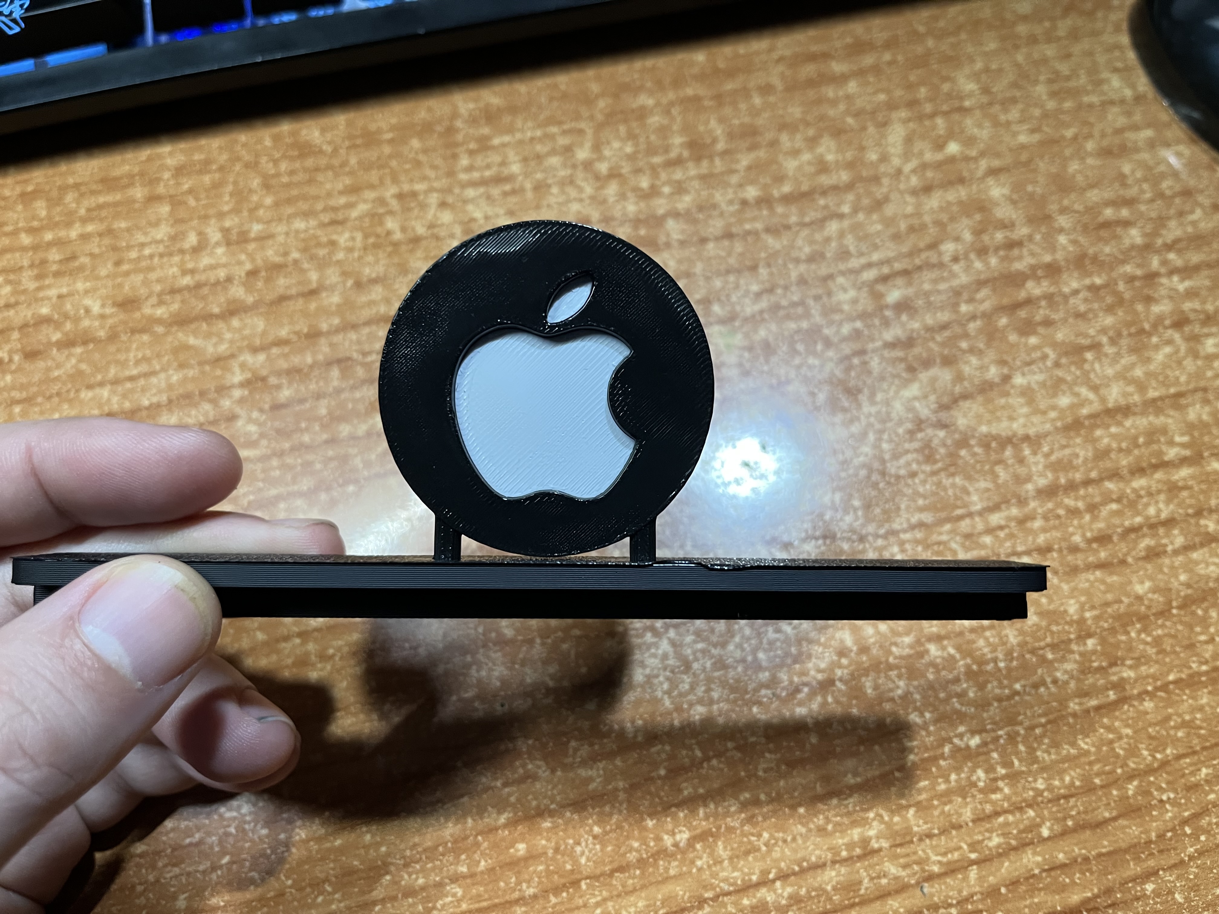 Separador Macbook M1 pro Vertical para Sonido de altavoces — miniatura 2