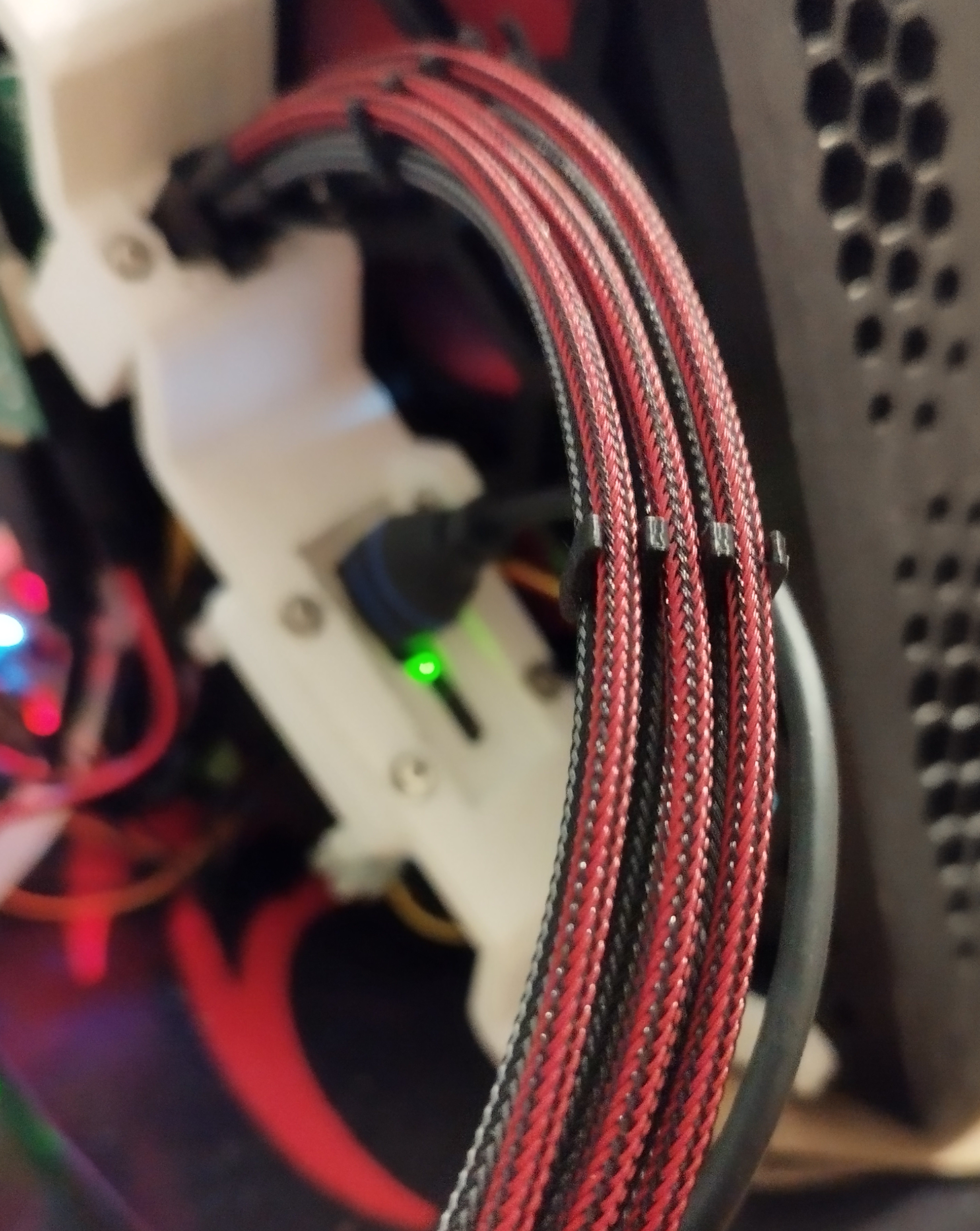 Cable Comb for Sleeved PCIE 6-Pin Cables