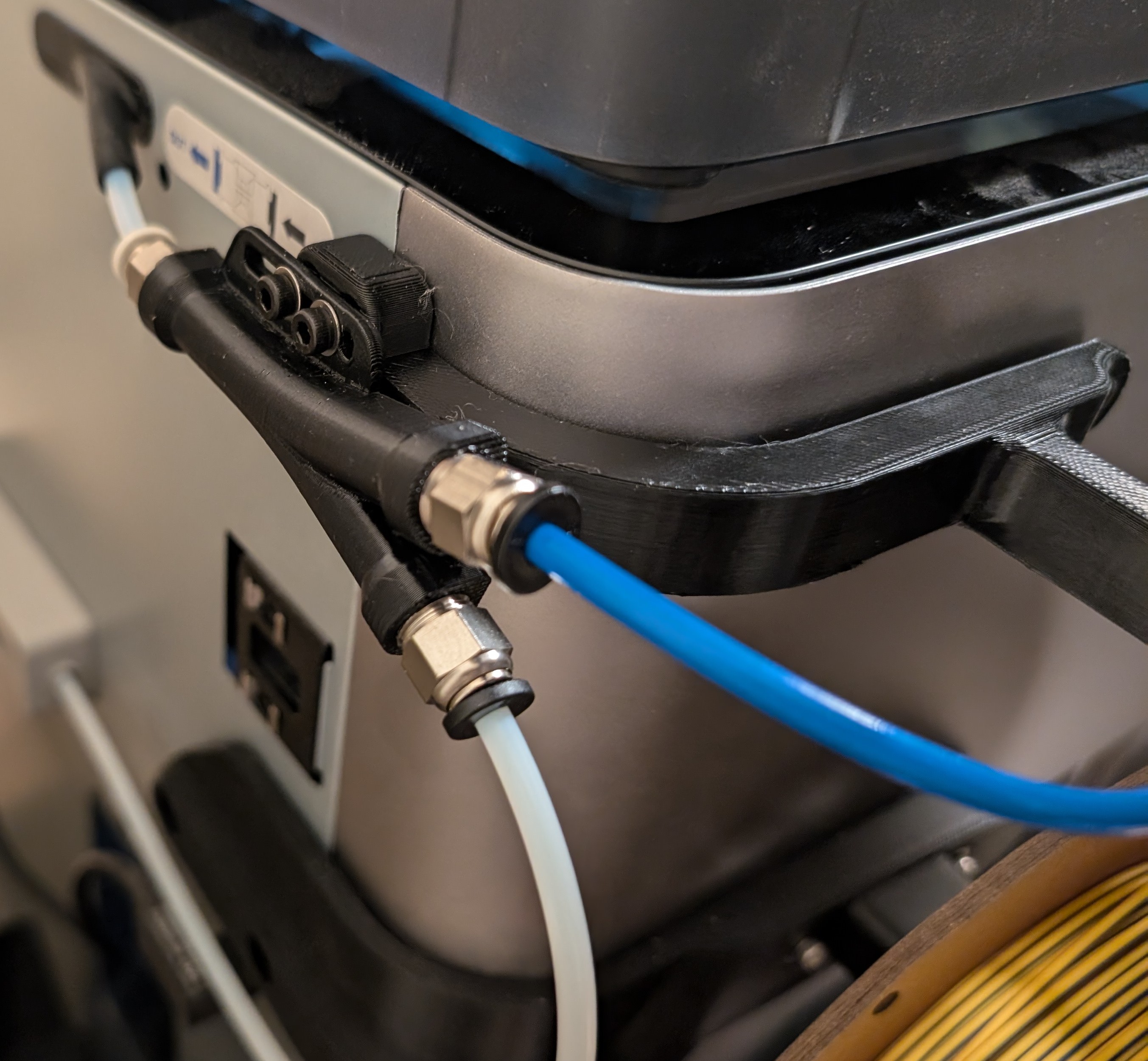 Splitter-ready Side Filament Guide for Bambu P1P / P1S / X1C