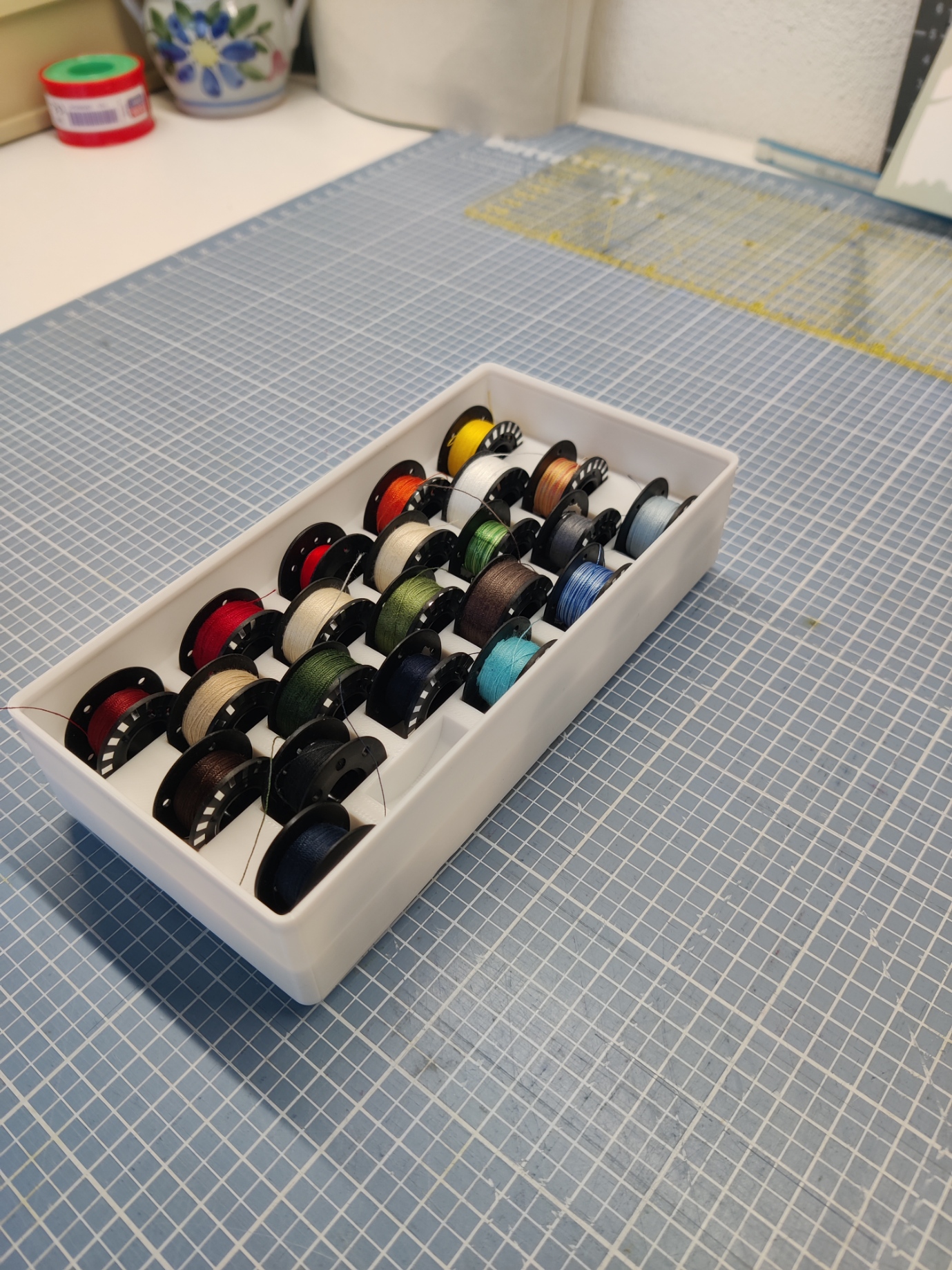 Gridfinity Bobbin holder for 23 BERNINA jumbo spool