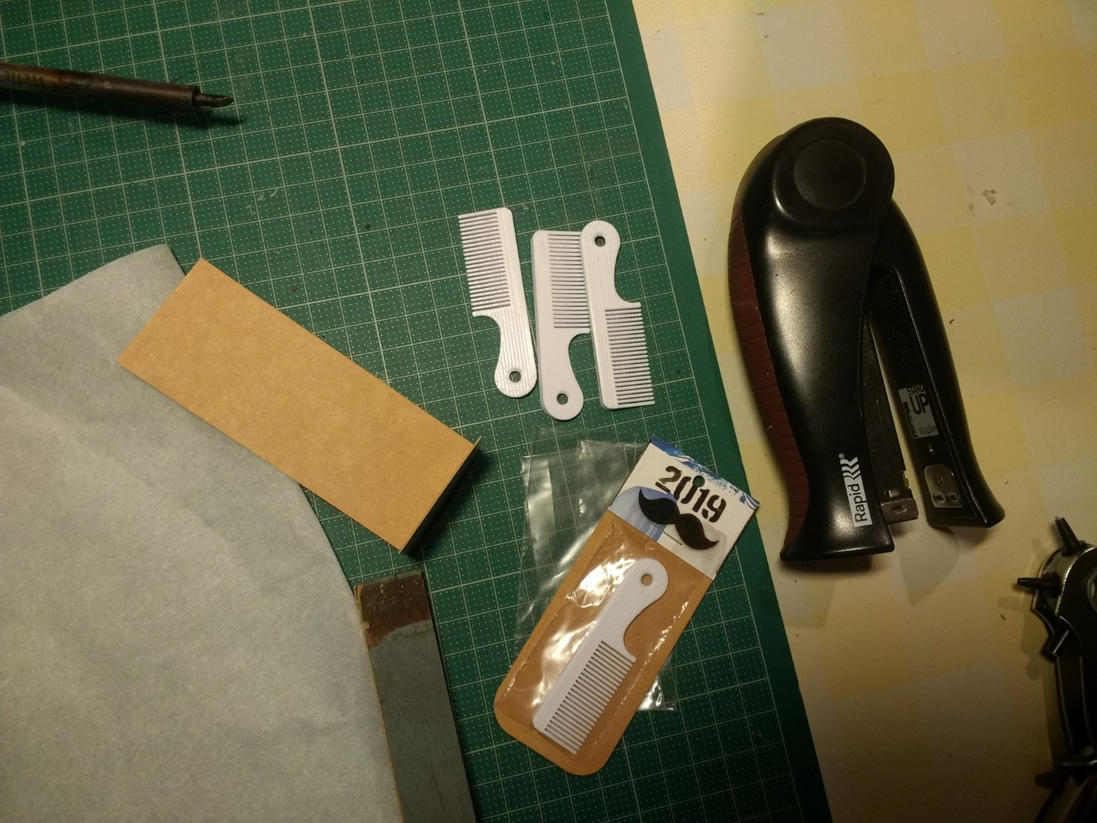 Mustache comb #mustaschkampen — miniatura 2