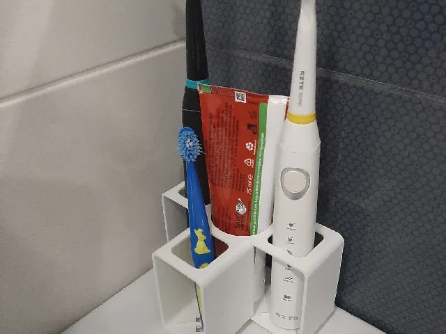Family tooth-brushes holder