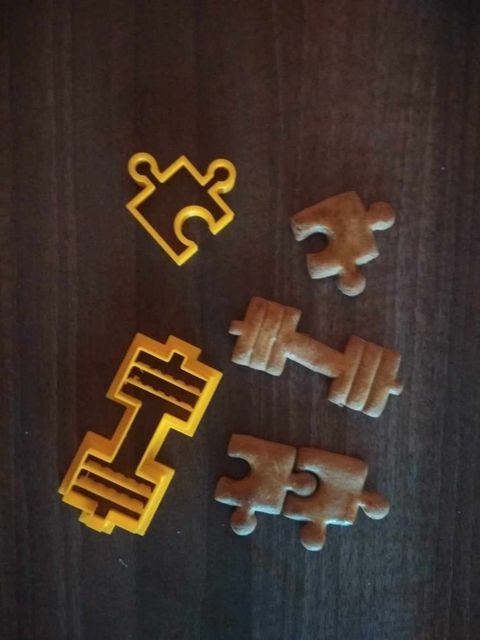 COOKIE CUTTERS - DUMBBELL, PUZZLE