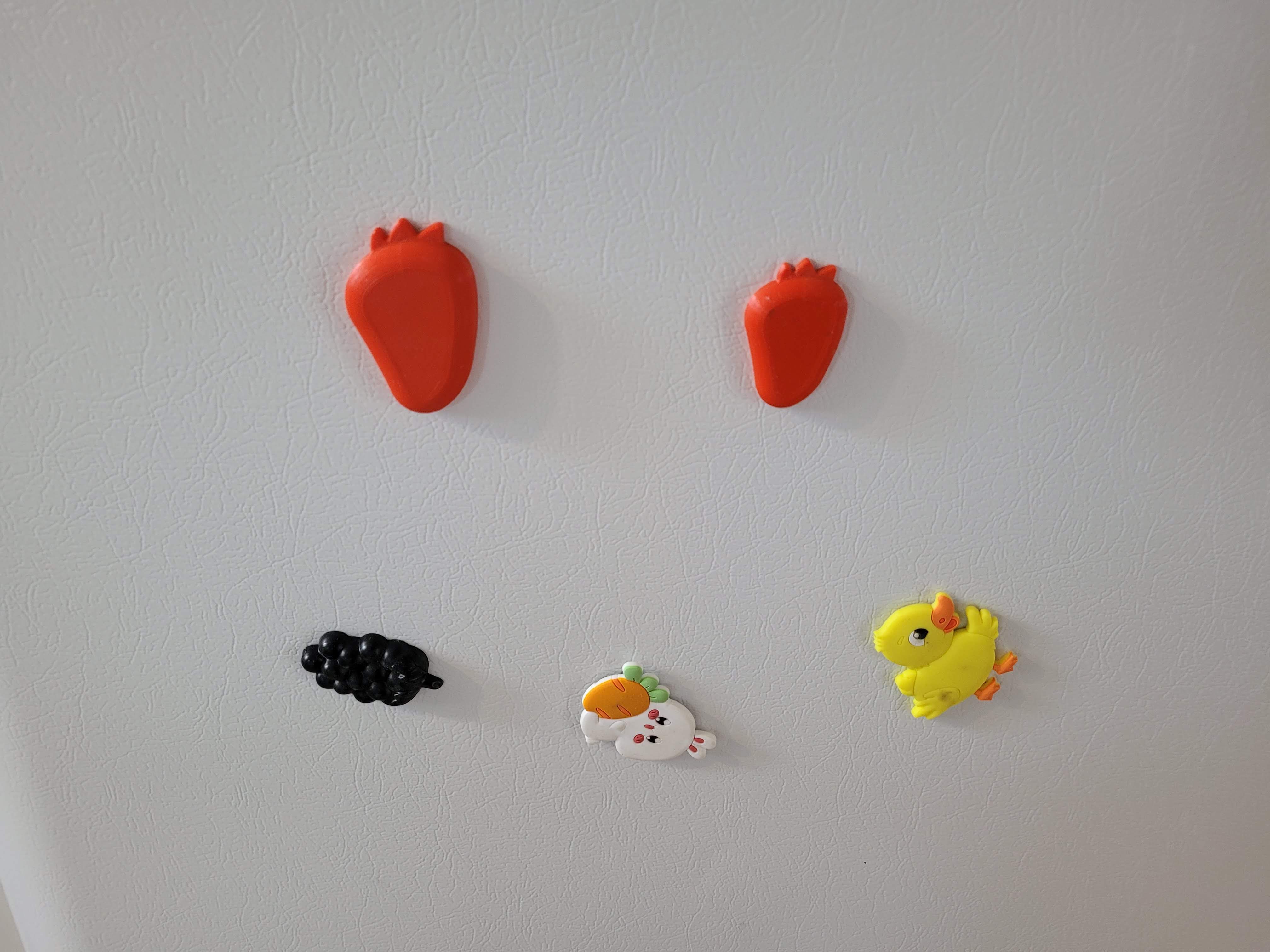 Strawberry magnet