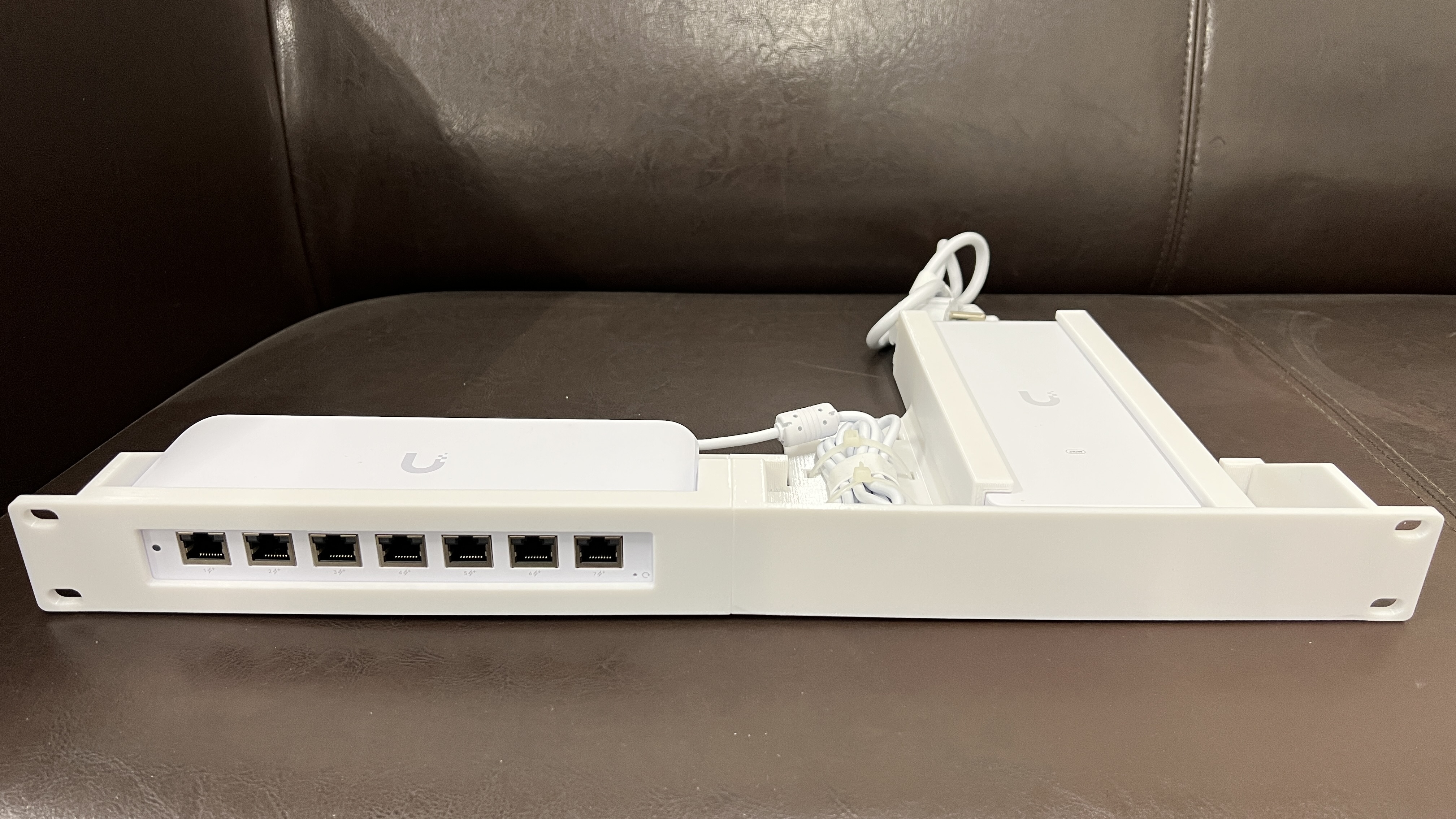 Ubiquiti UniFi Switch Ultra 210W (USW-Ultra-210W) 19" RACKMOUNT