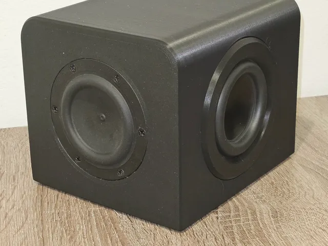 Mini active subwoofer (Tang Band W3 1876s)