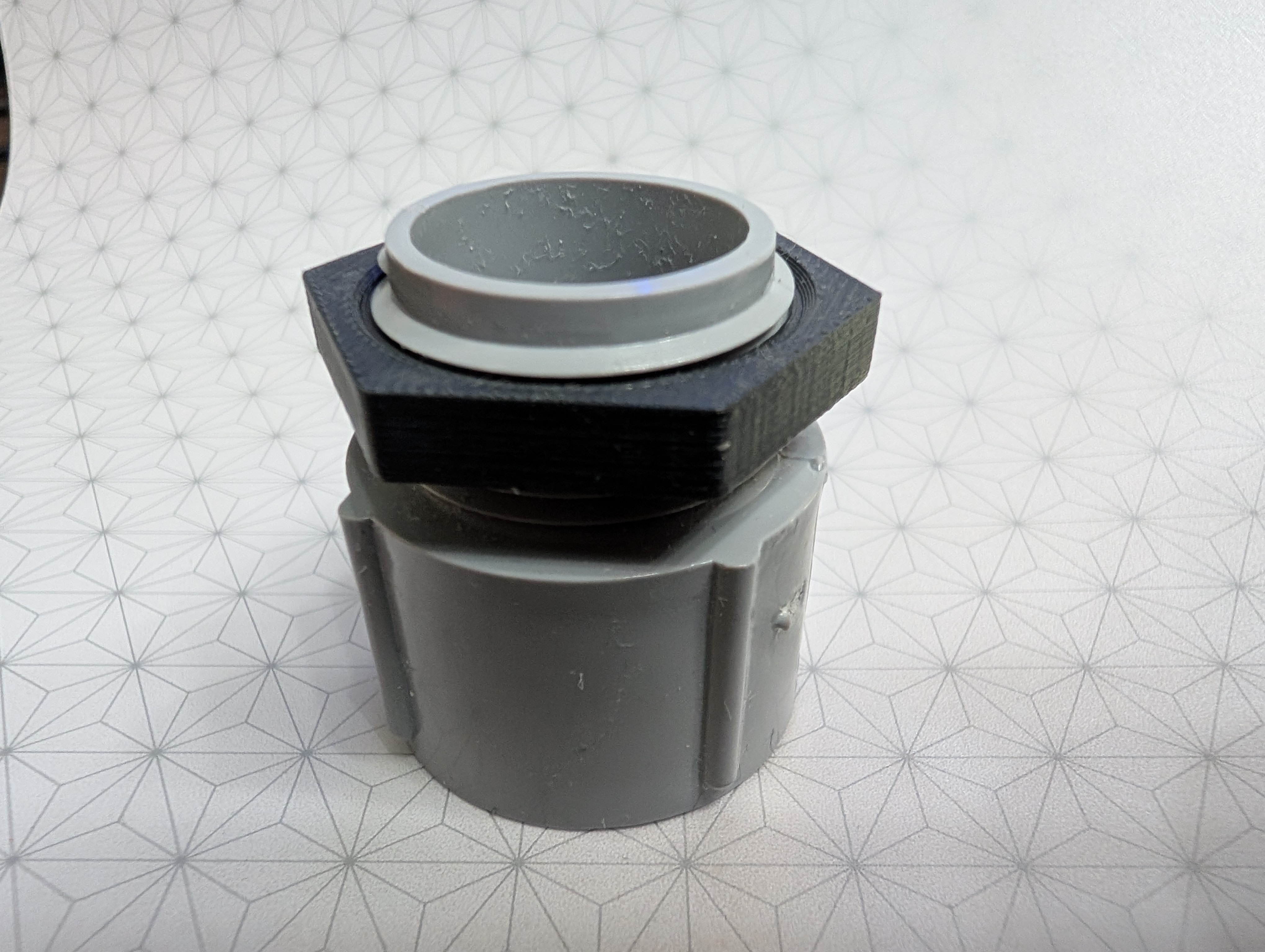Electrical locknut for 3/4 in conduit