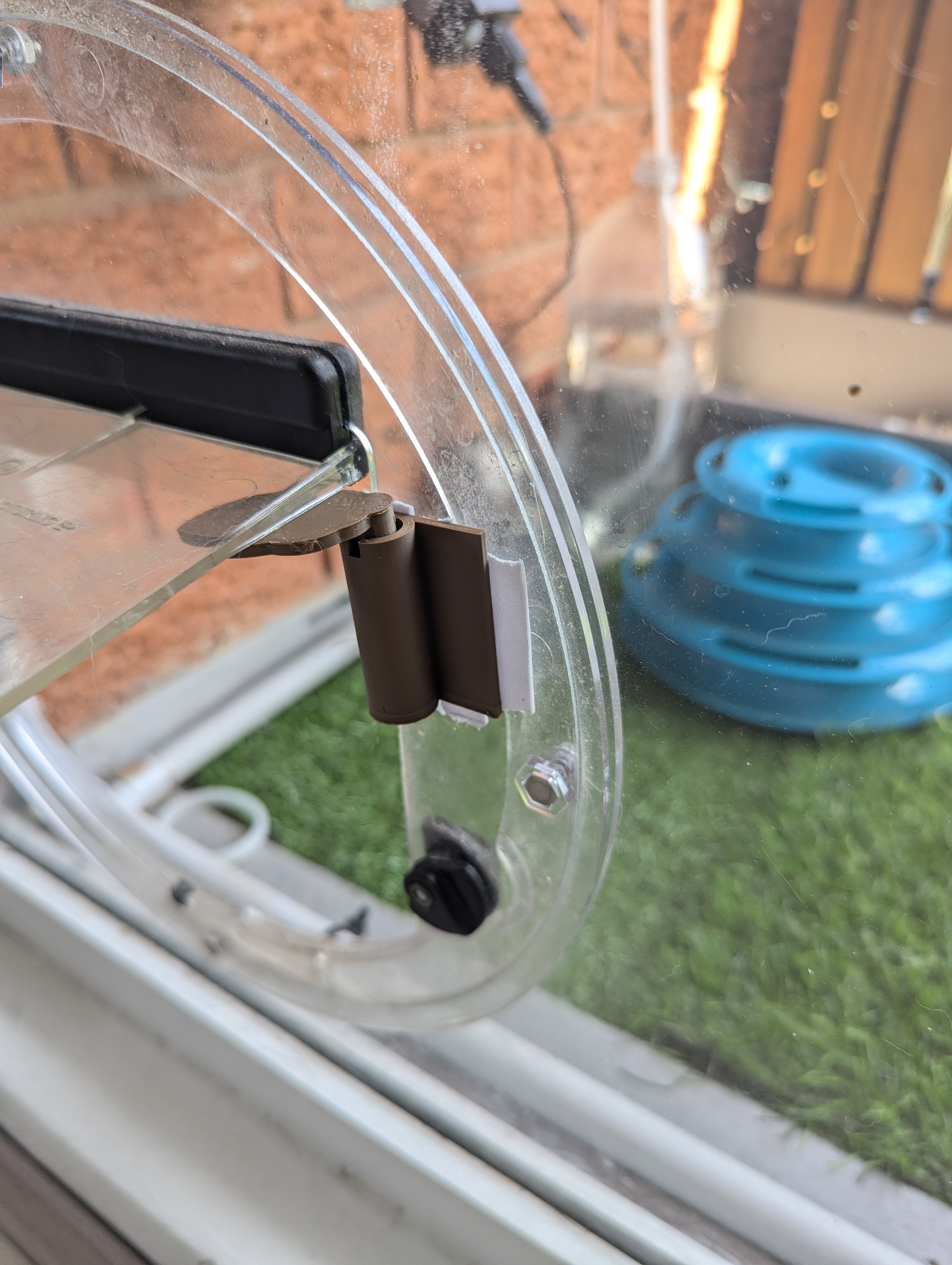 Cat Flap Keepy Open