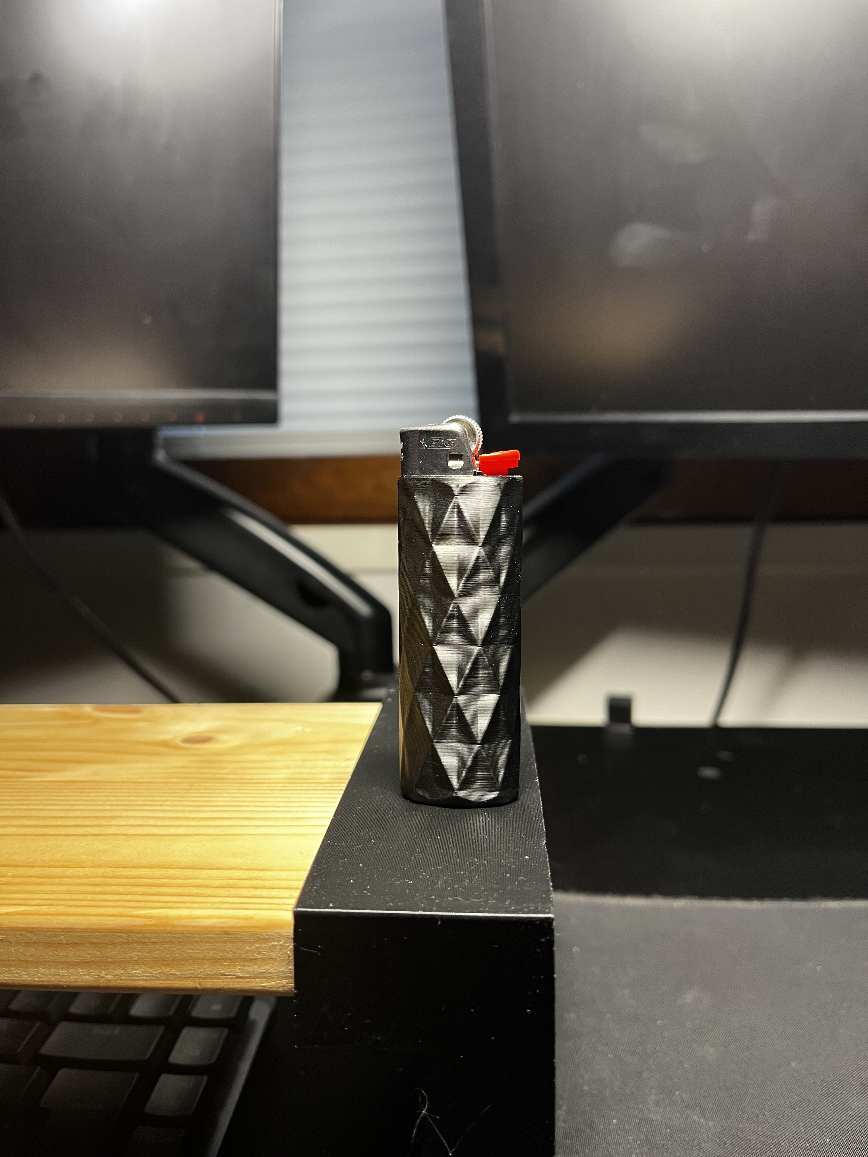 Diamond lighter case for BIC lighter