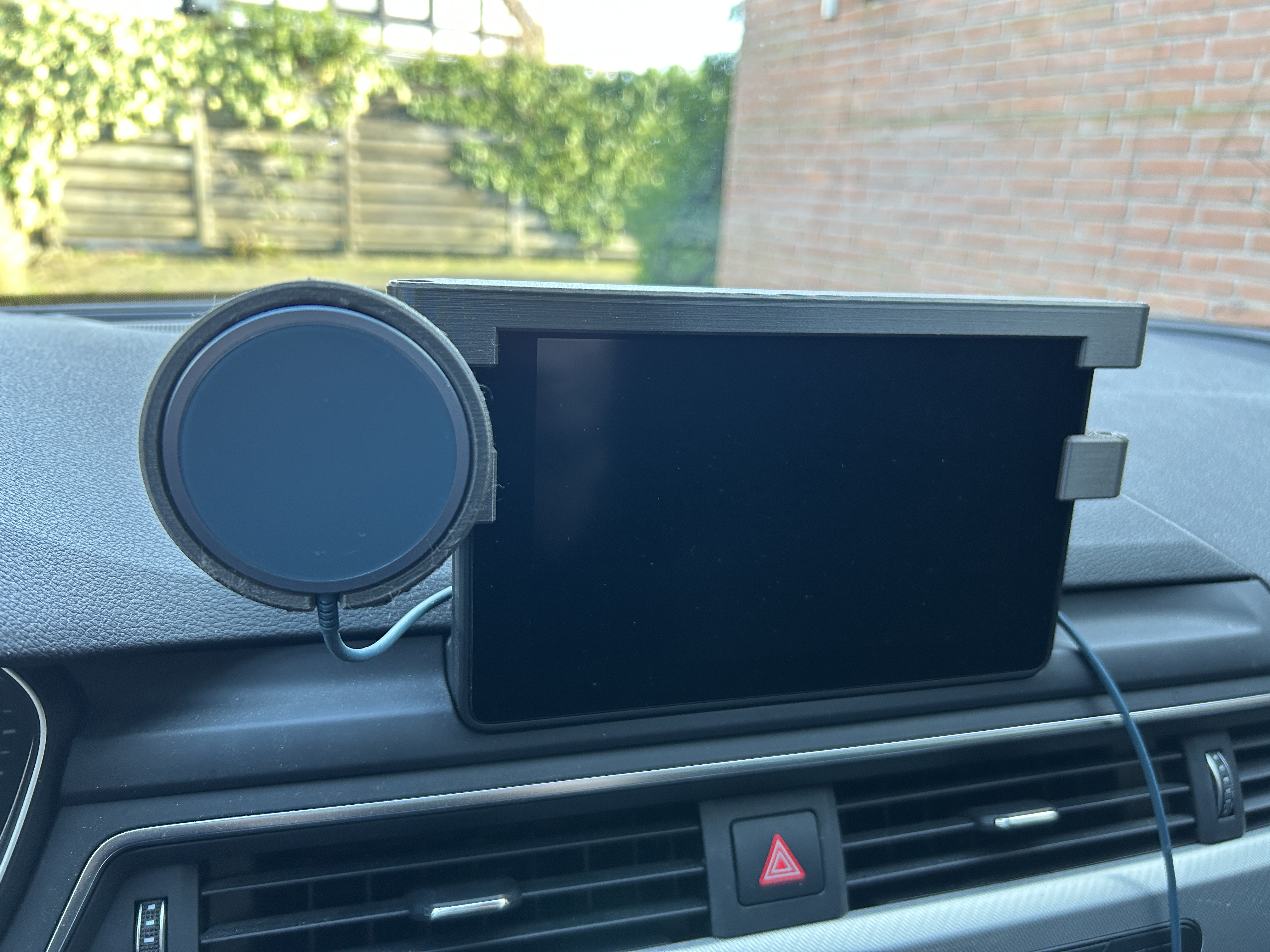 Smartphone Dock for Audi A4 B9 Display