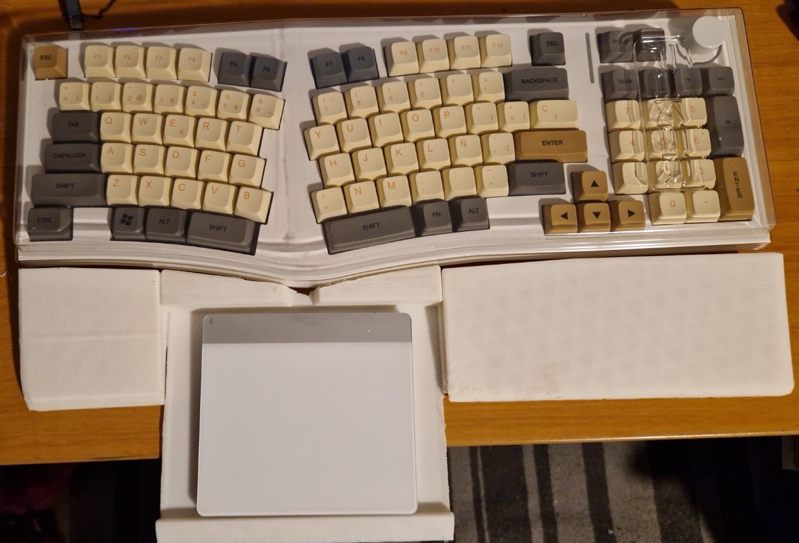 Reposa manos para teclado Feker Alice 98 con trackpad