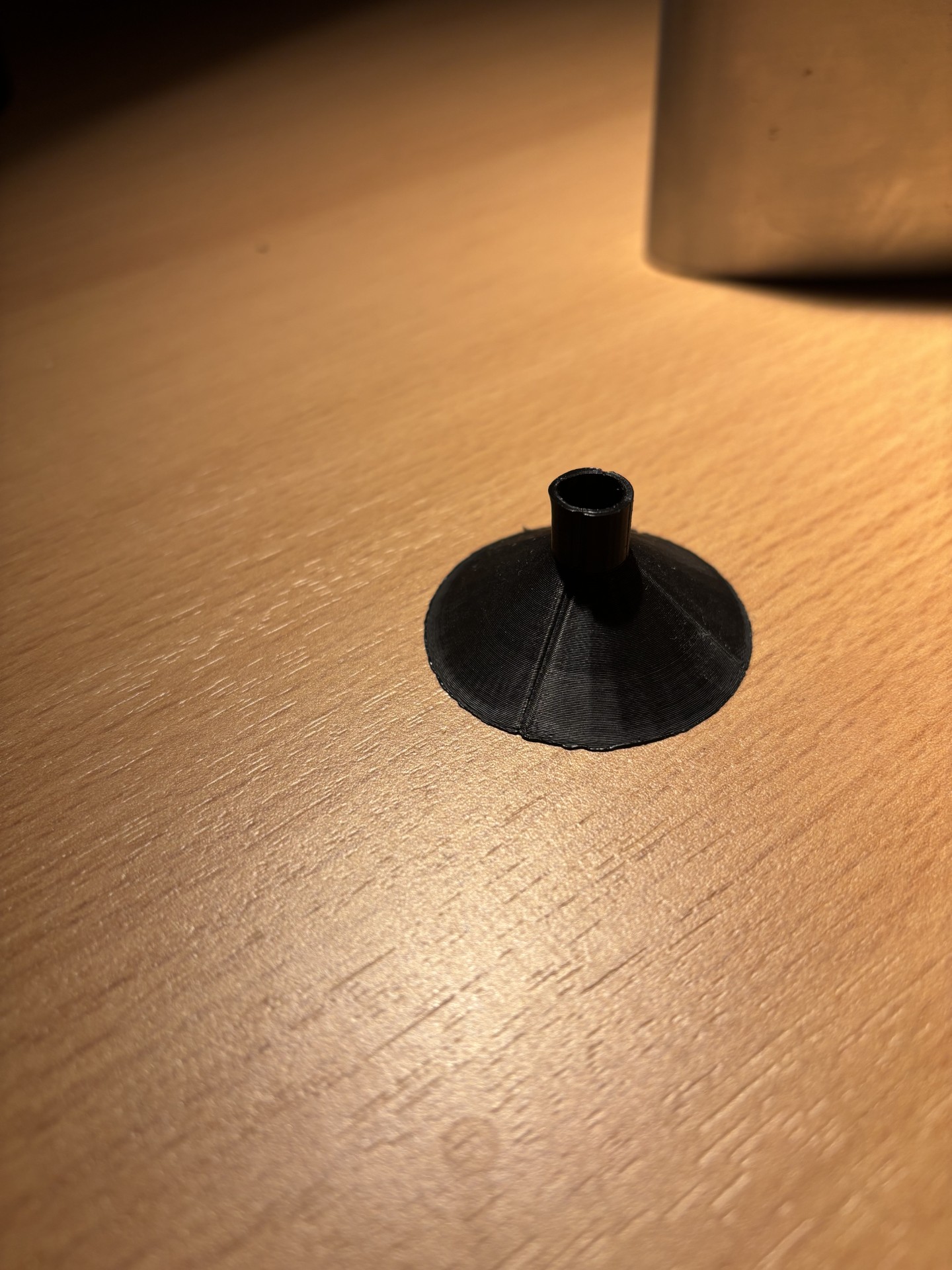 Miniatura 2 do modelo 3D Simple Hip Flask Funnel