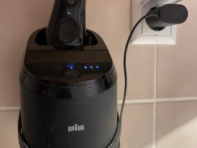 Bracket for Braun Shaver Cleaning Station