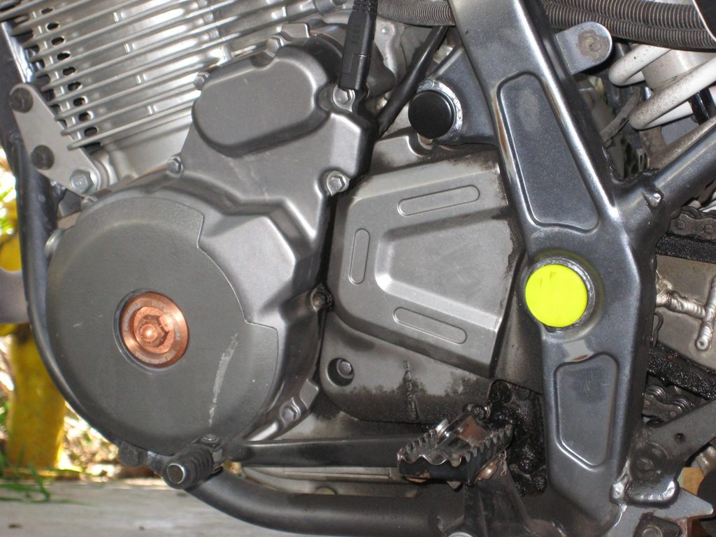 Suzuki DR650 SE Frame Plug
