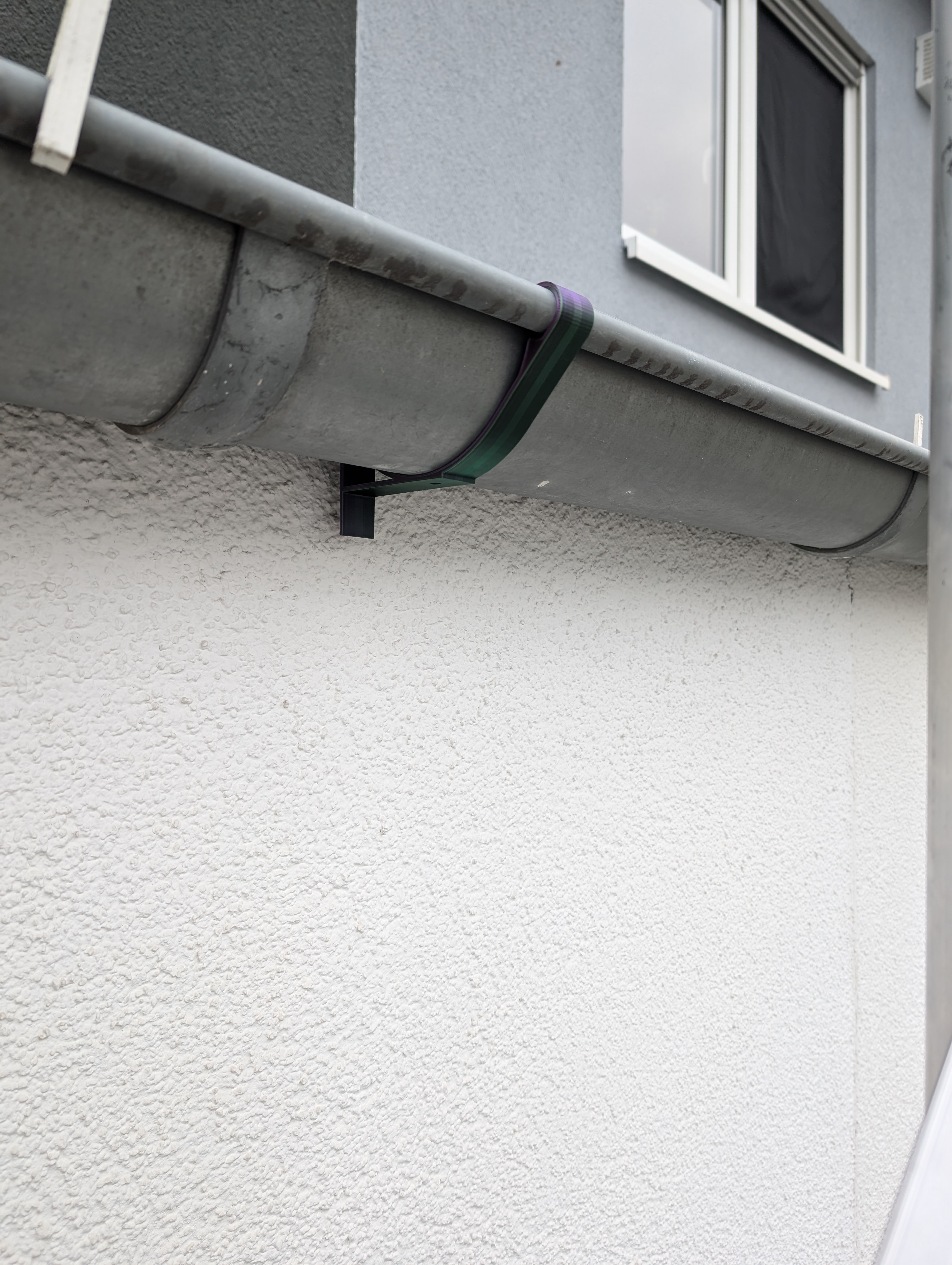 Eaves bracket for "333" sized (153mm wide) eaves / Dachrinnen