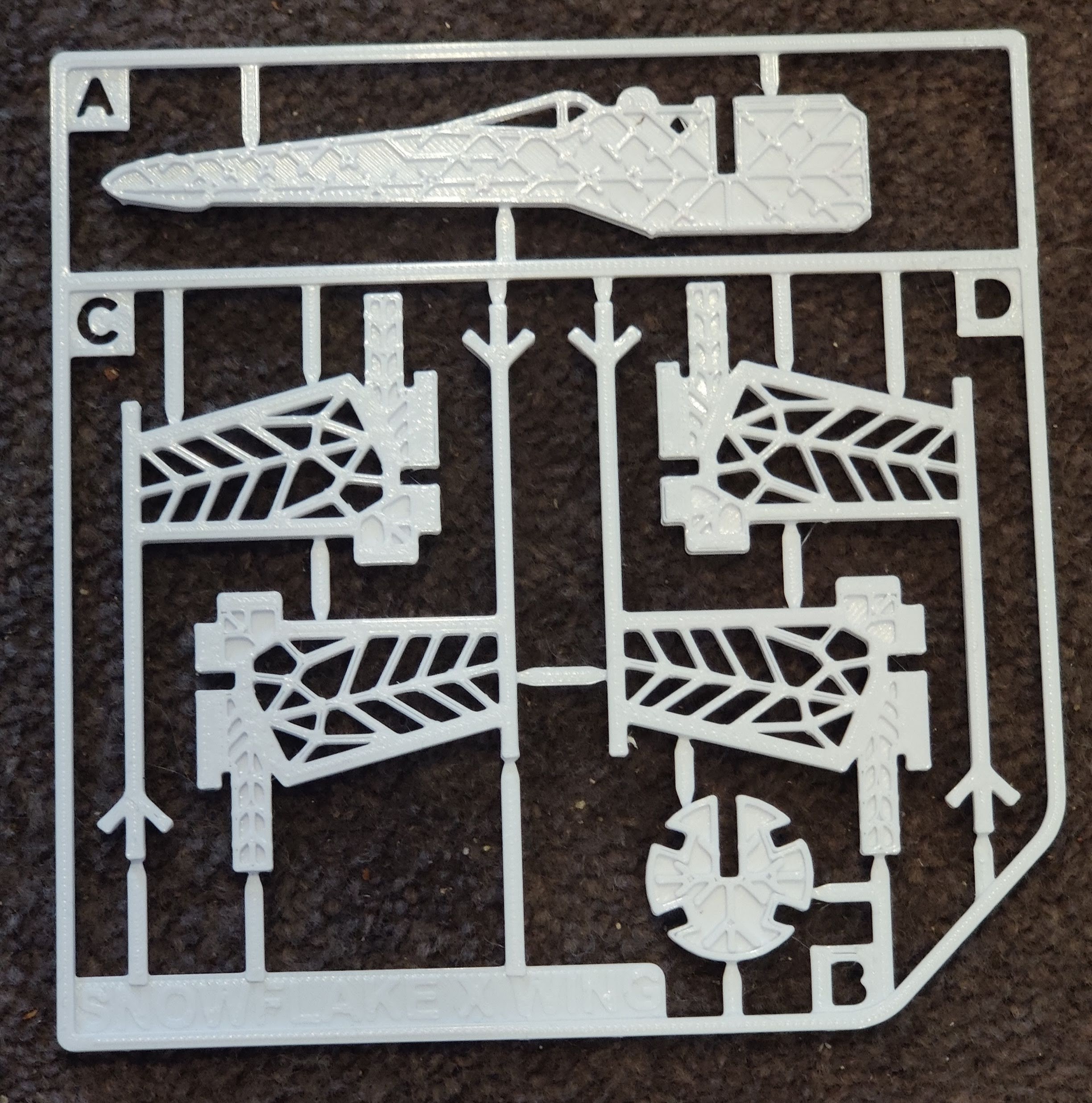 Star Wars X-Wing Snowflake Decoration (lighter sprue)
