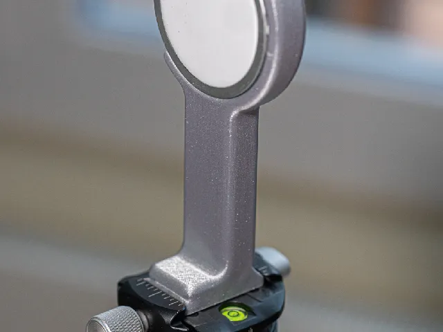 MagSafe phone holder for Arca Swiss tripods