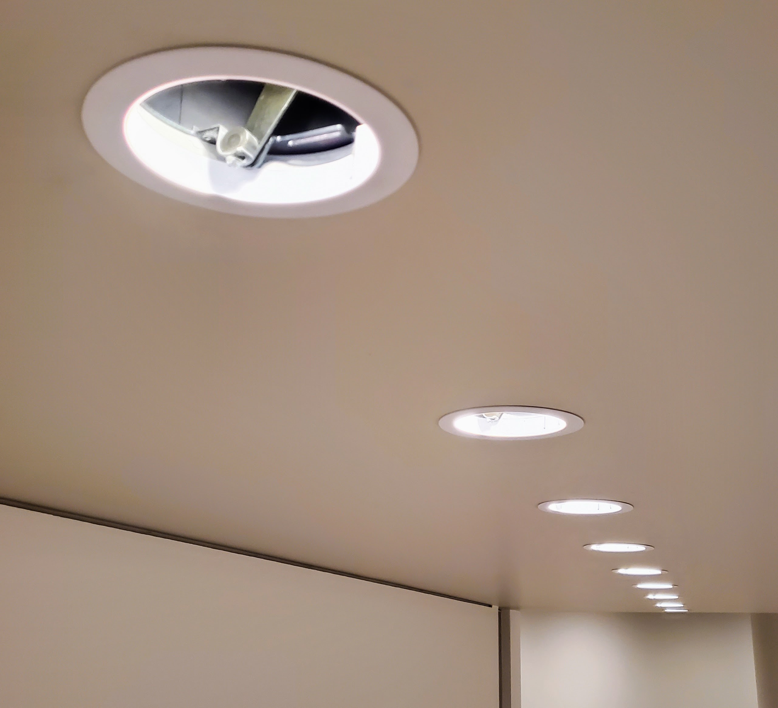 Recessed Lighting Shroud / Open Trim