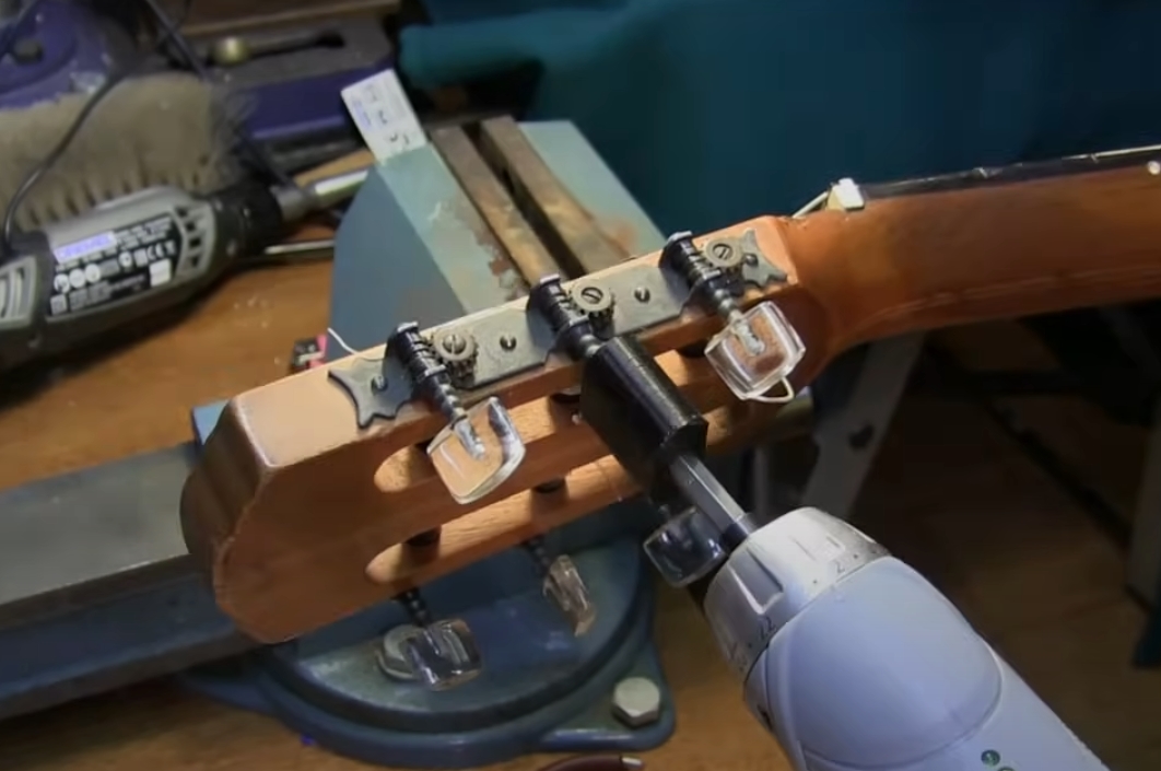 Replacing guitar strings
