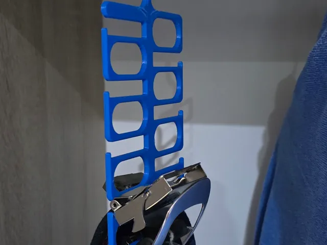 Belt hanger for 4-10 belts.