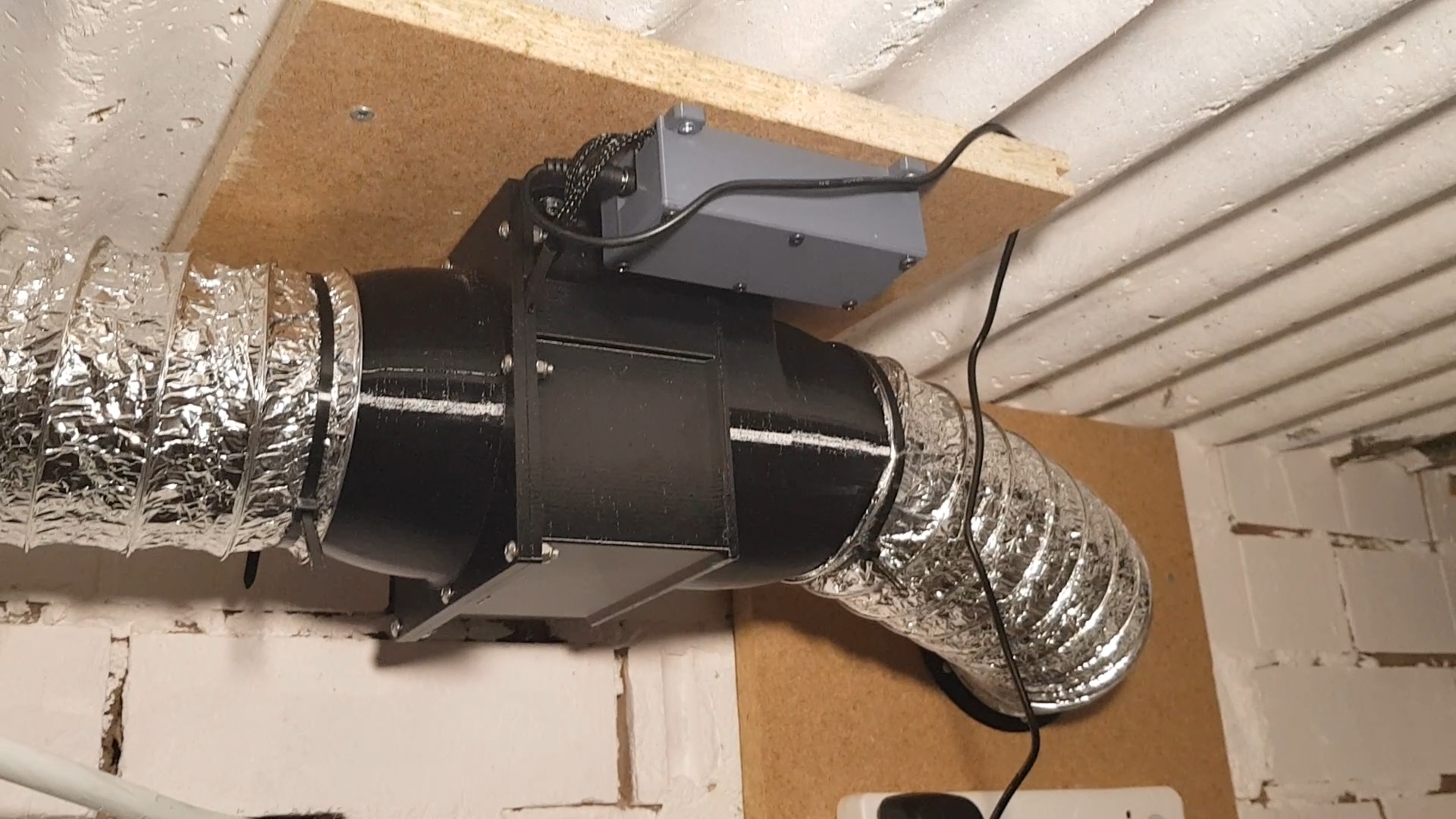Inline fan for 3D Printer Ventilation - 100mm / 4 inch ducting