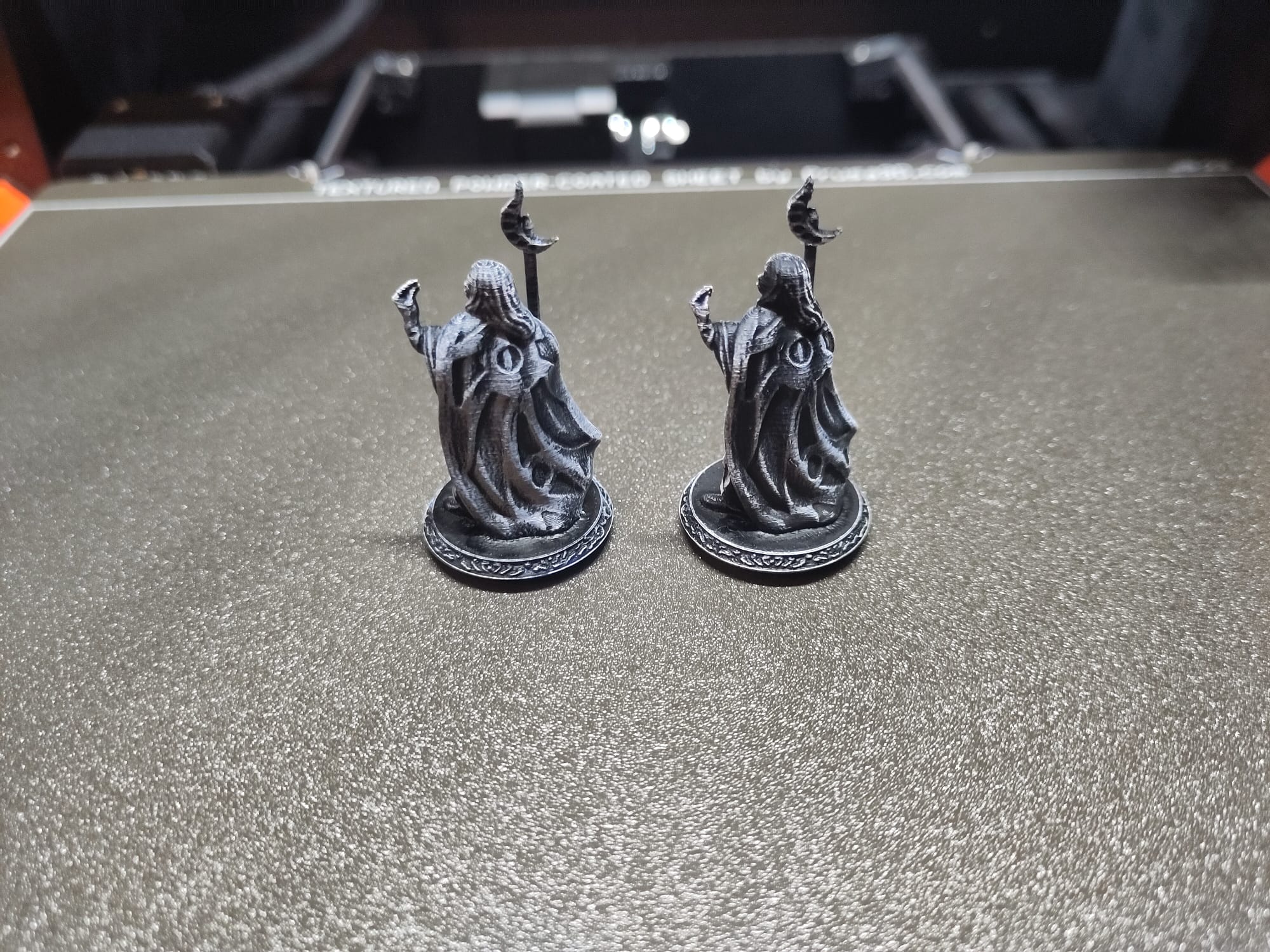 Italian Female Sorcerer (No supports) 3D model thumbnail