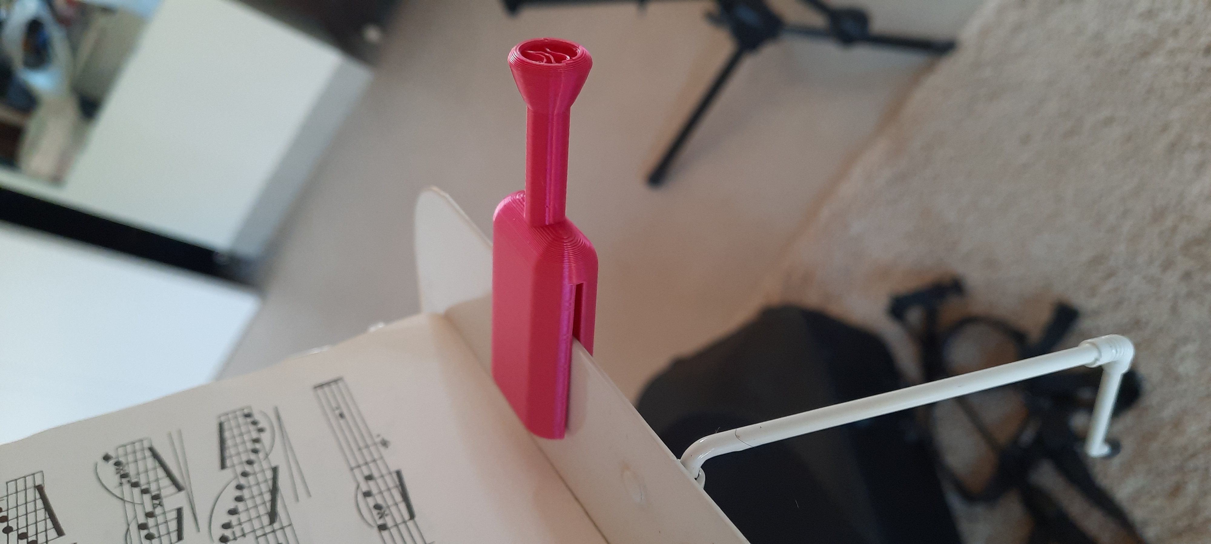 Bow hanger for music stand - Colgador de arco para atril