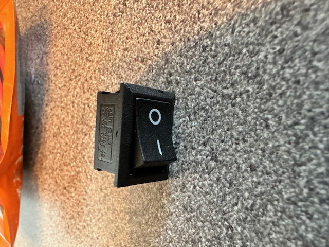 Miniatura 3 do modelo 3D Under worktop toggle switch box