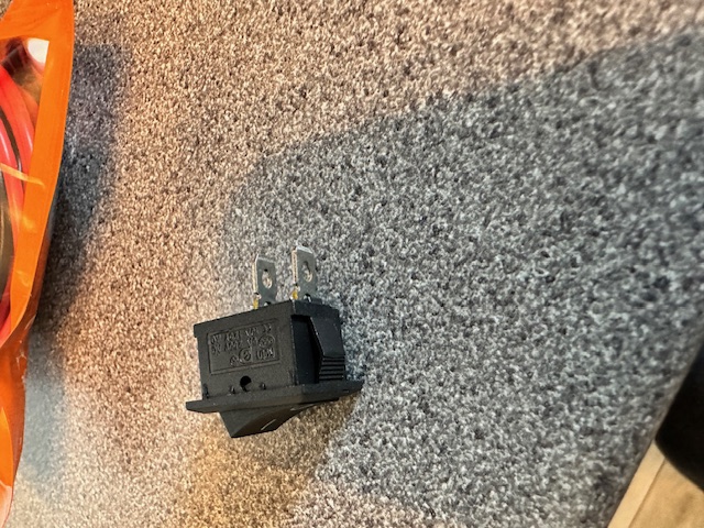 Miniatura 2 do modelo 3D Under worktop toggle switch box
