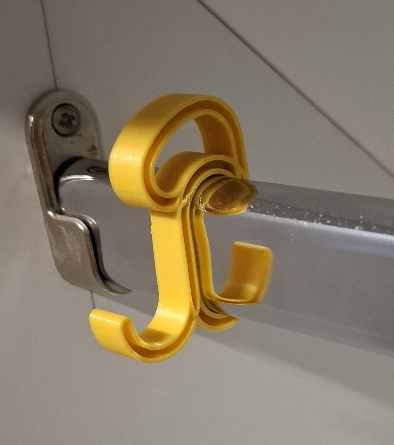 Wardrobe rail hook — thumbnail 2