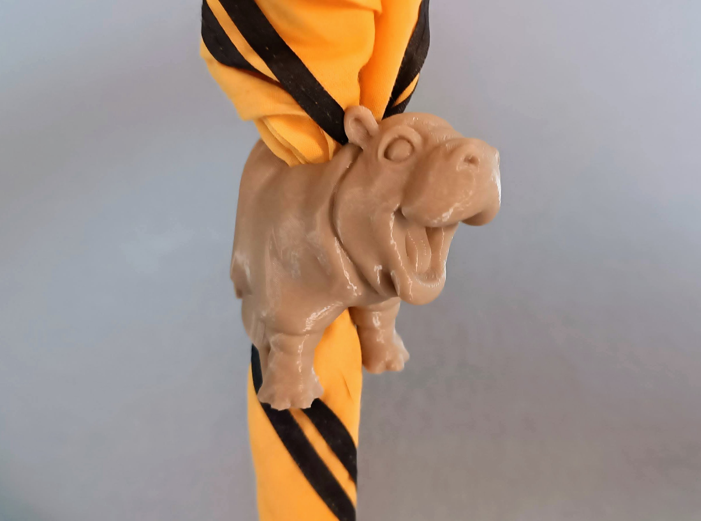 Moo Deng Hippo Scout Neckerchief Slide — miniatura 2