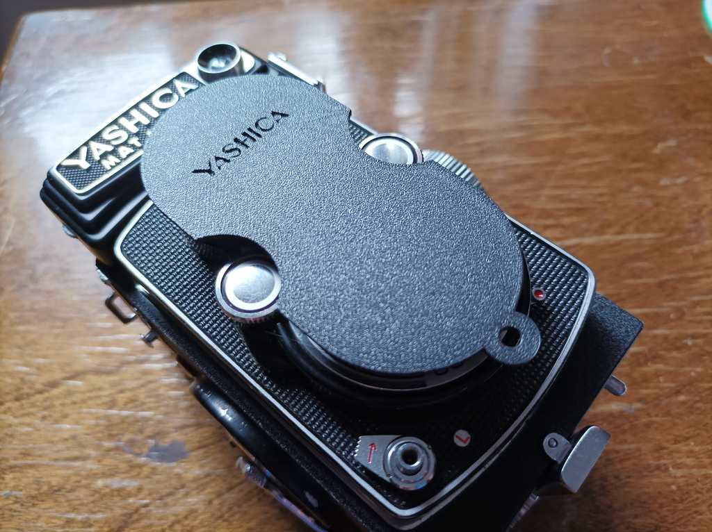 Yashica Mat (124/124G) TLR Lens Cap - With Logo
