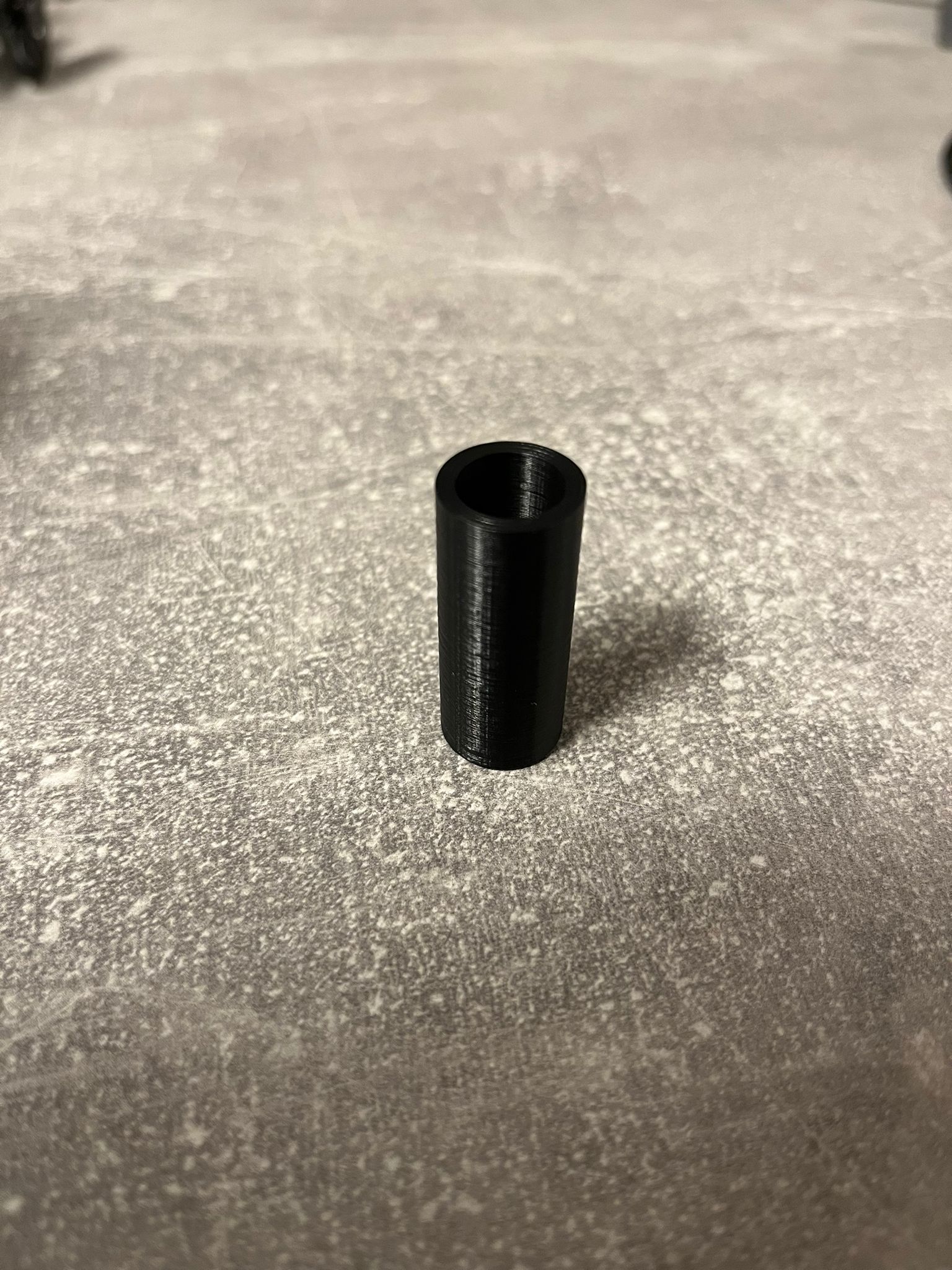 Adaptor from AA to AAA batteries (for battery cases)
