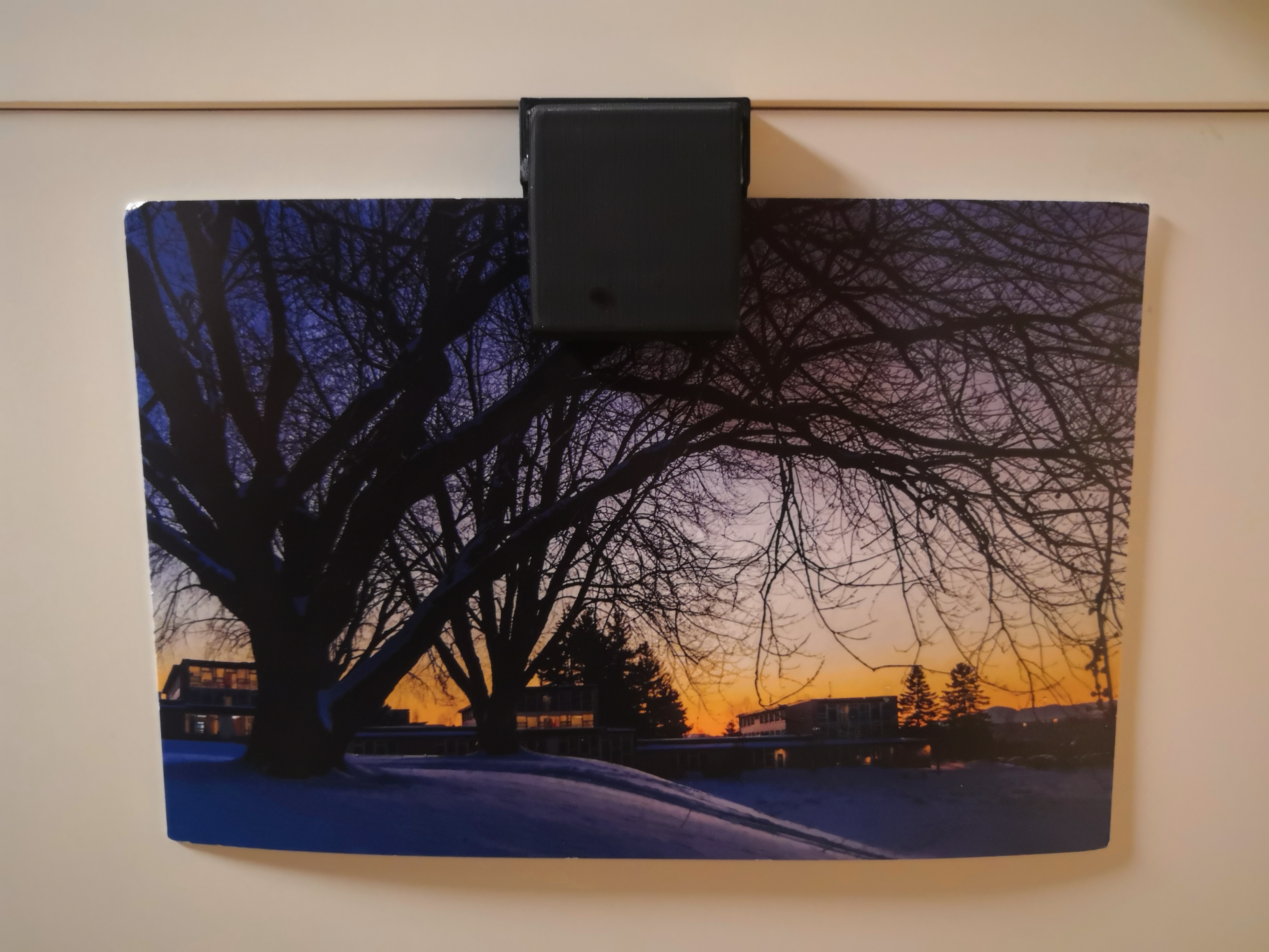 Poster hanger — thumbnail 5
