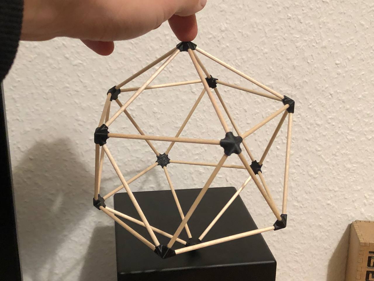 Wooden skewer ikosahedron hub