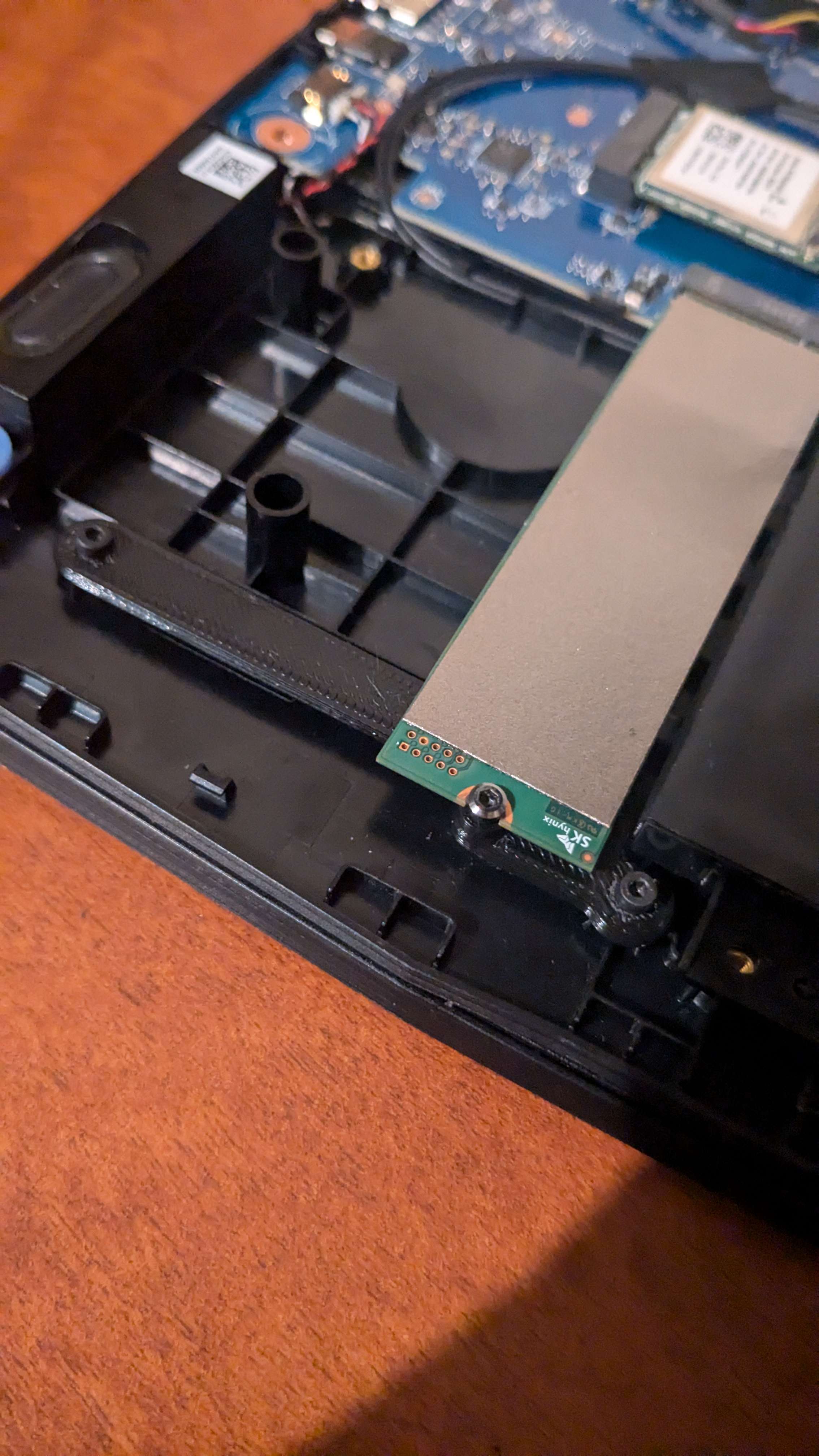 MSI Bravo 15 C7V SSD mount