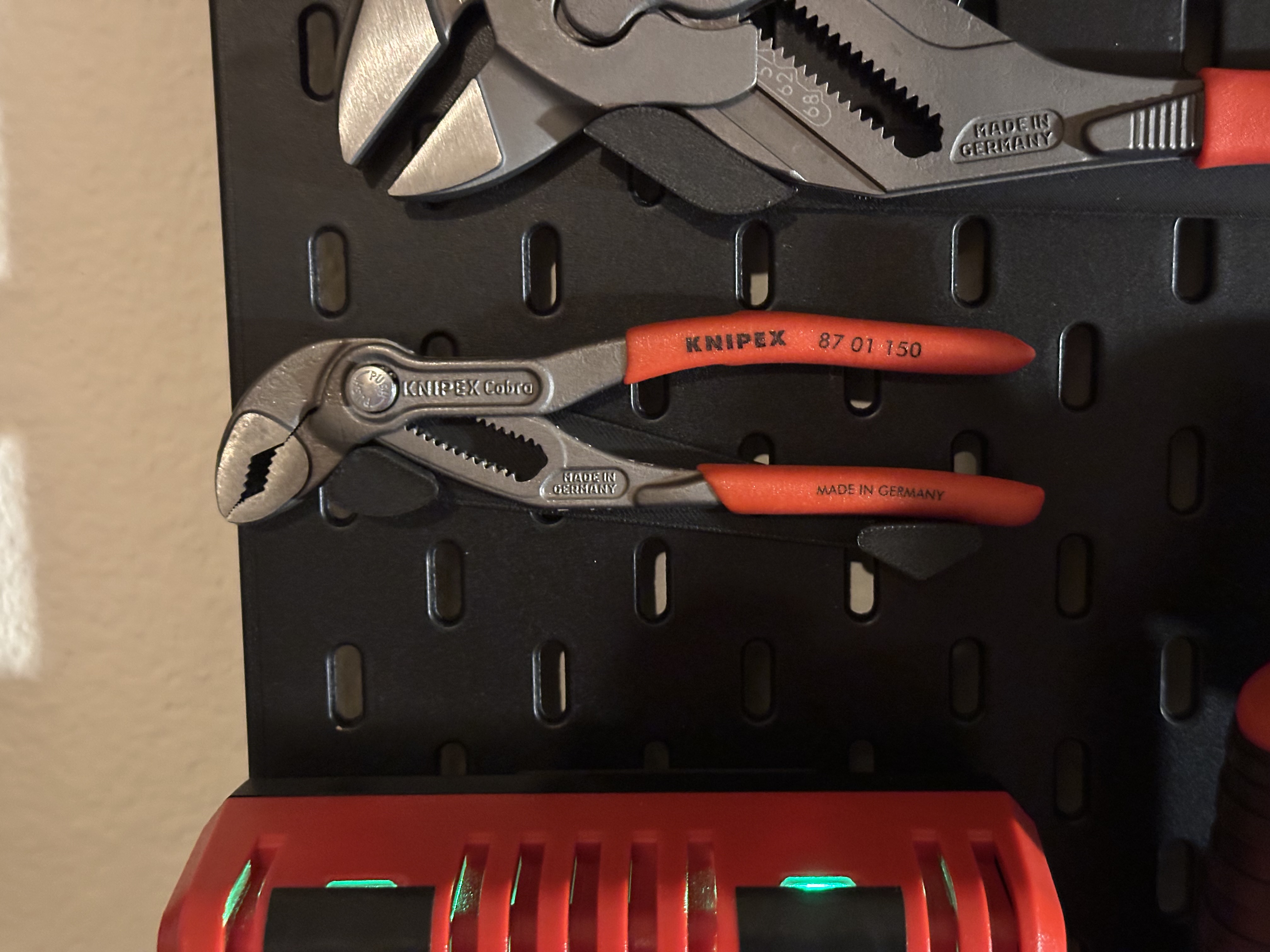 Knipex 87 01 150 Holder Skadis