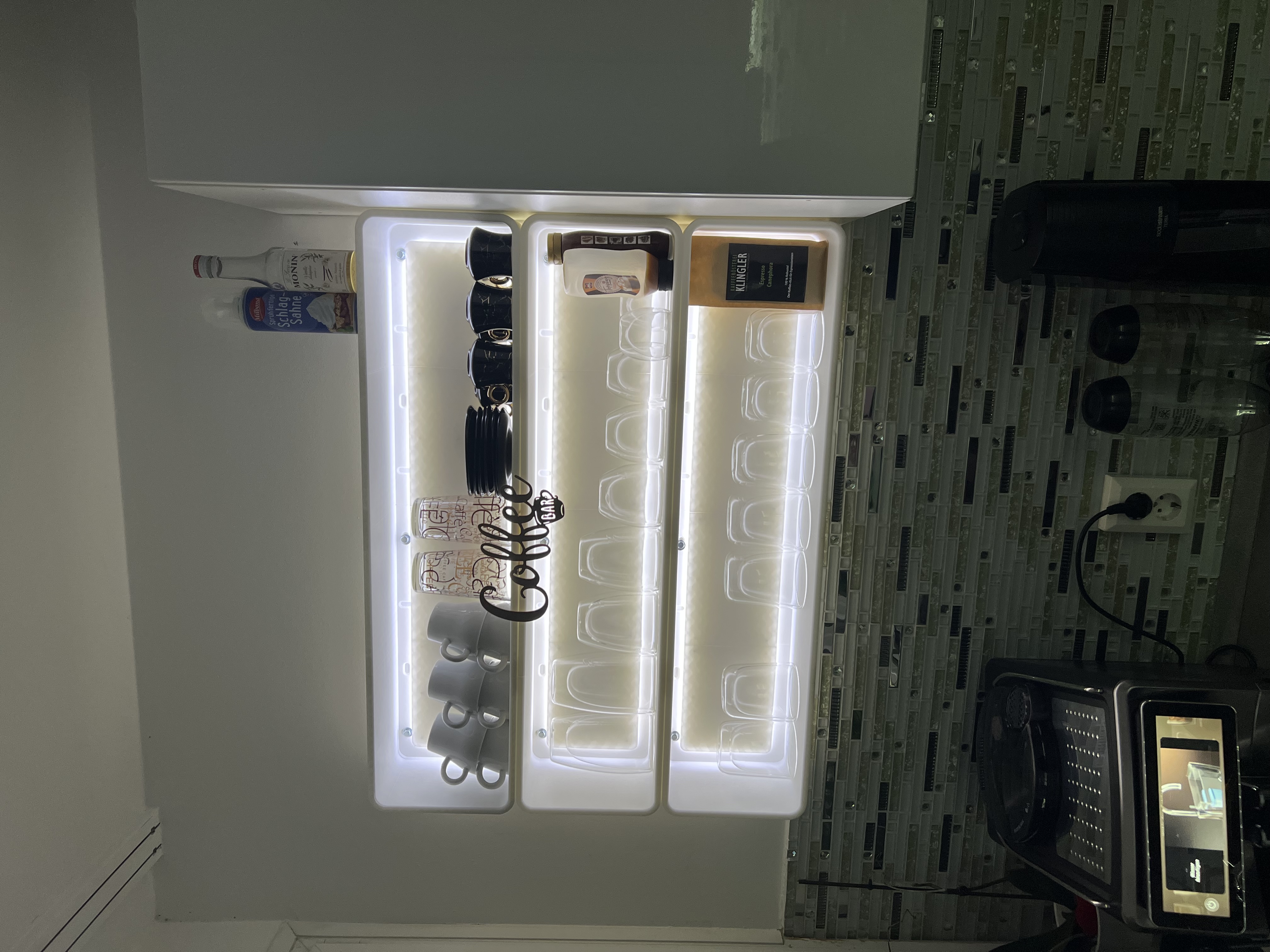 Regal mit LED