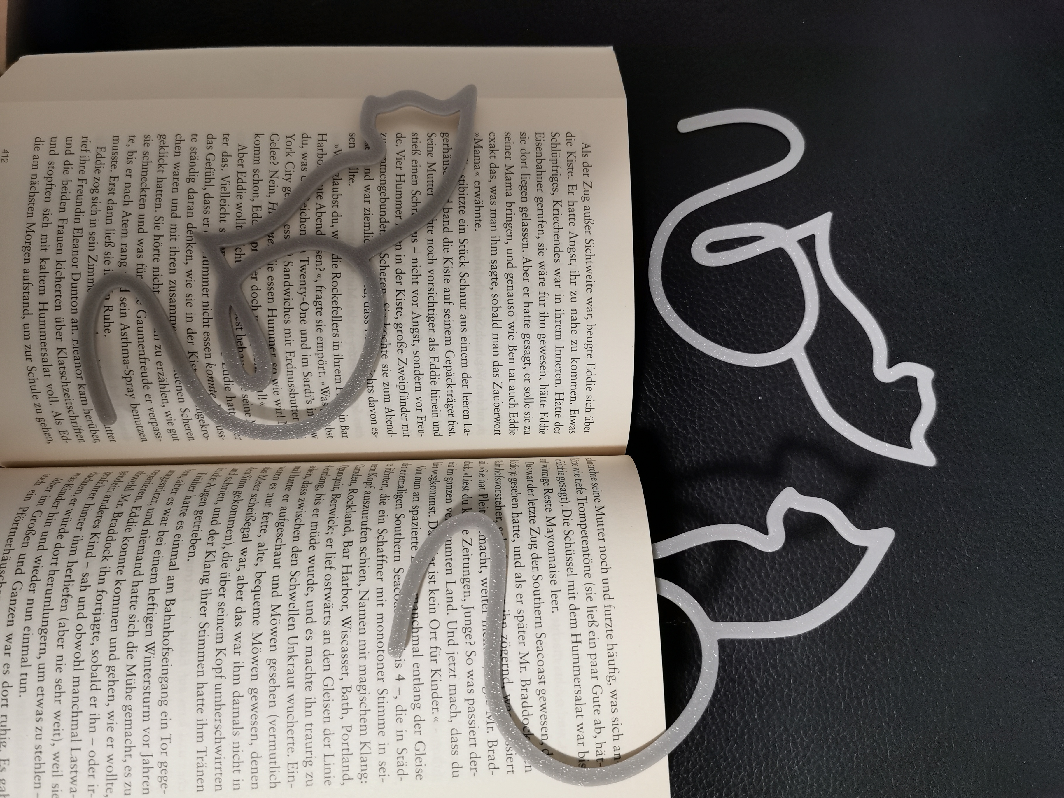 Cat bookmark