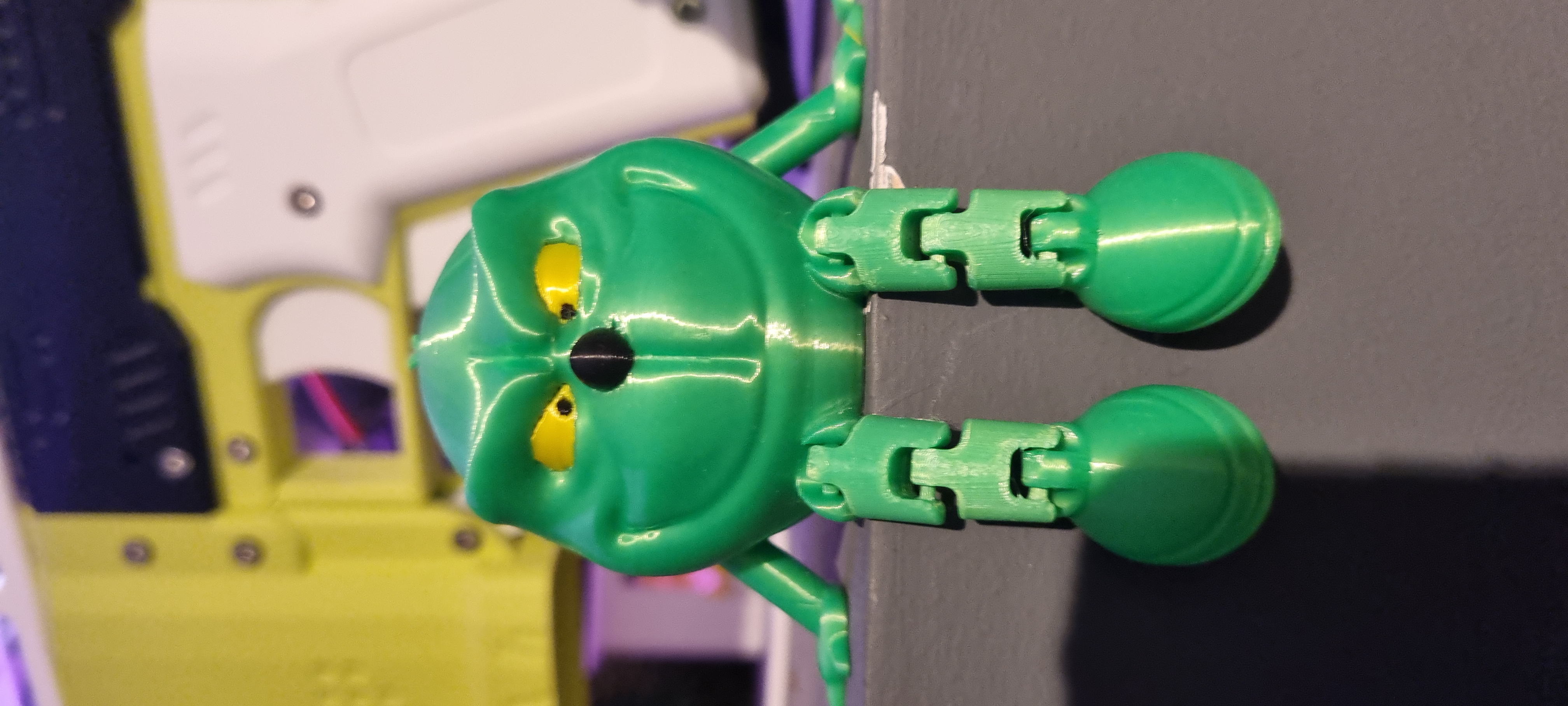 grinch articulated https://makerworld.com/en/models/783309?from=search#profileId-720729