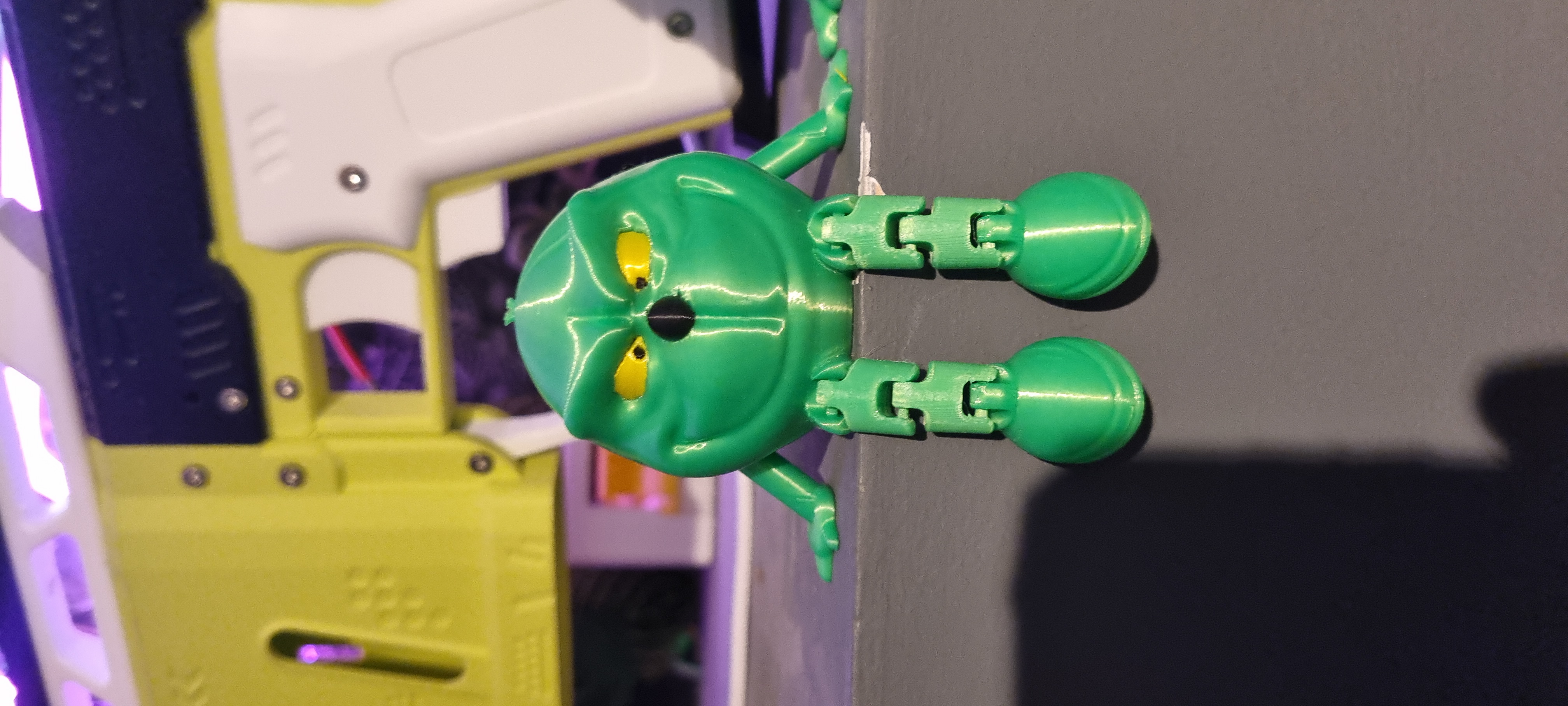 grinch articulated https://makerworld.com/en/models/783309?from=search#profileId-720729 — thumbnail 2